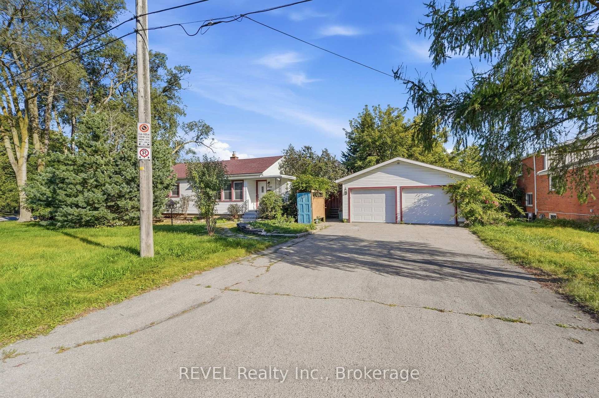 Photo 1 of 7962 Booth Street, Niagara Falls, Ascot — HOMEH