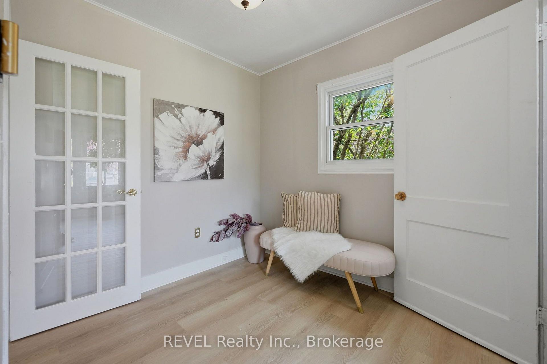 Photo 7 of 7962 Booth Street, Niagara Falls, Ascot — HOMEH