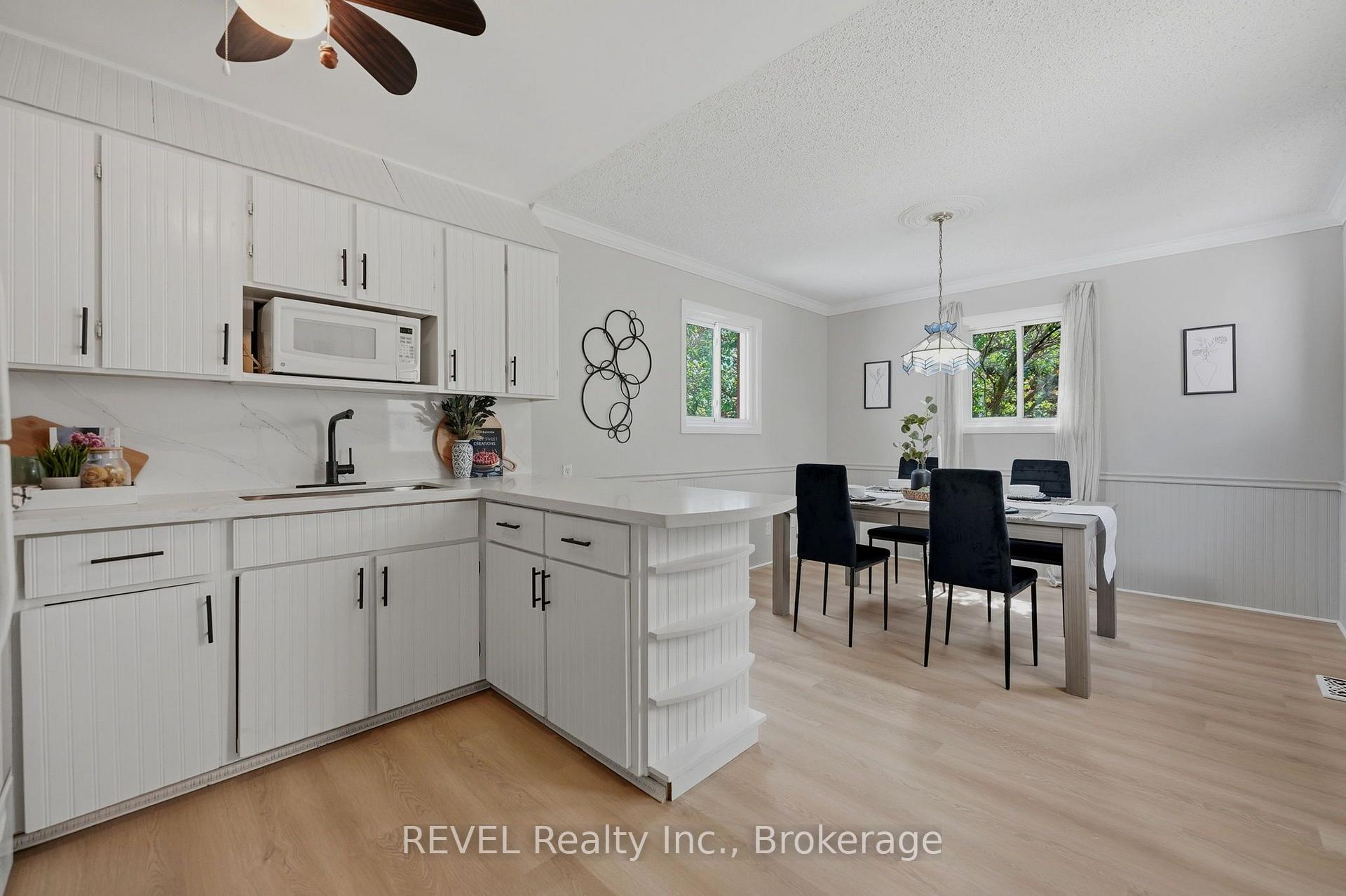 Photo 8 of 7962 Booth Street, Niagara Falls, Ascot — HOMEH