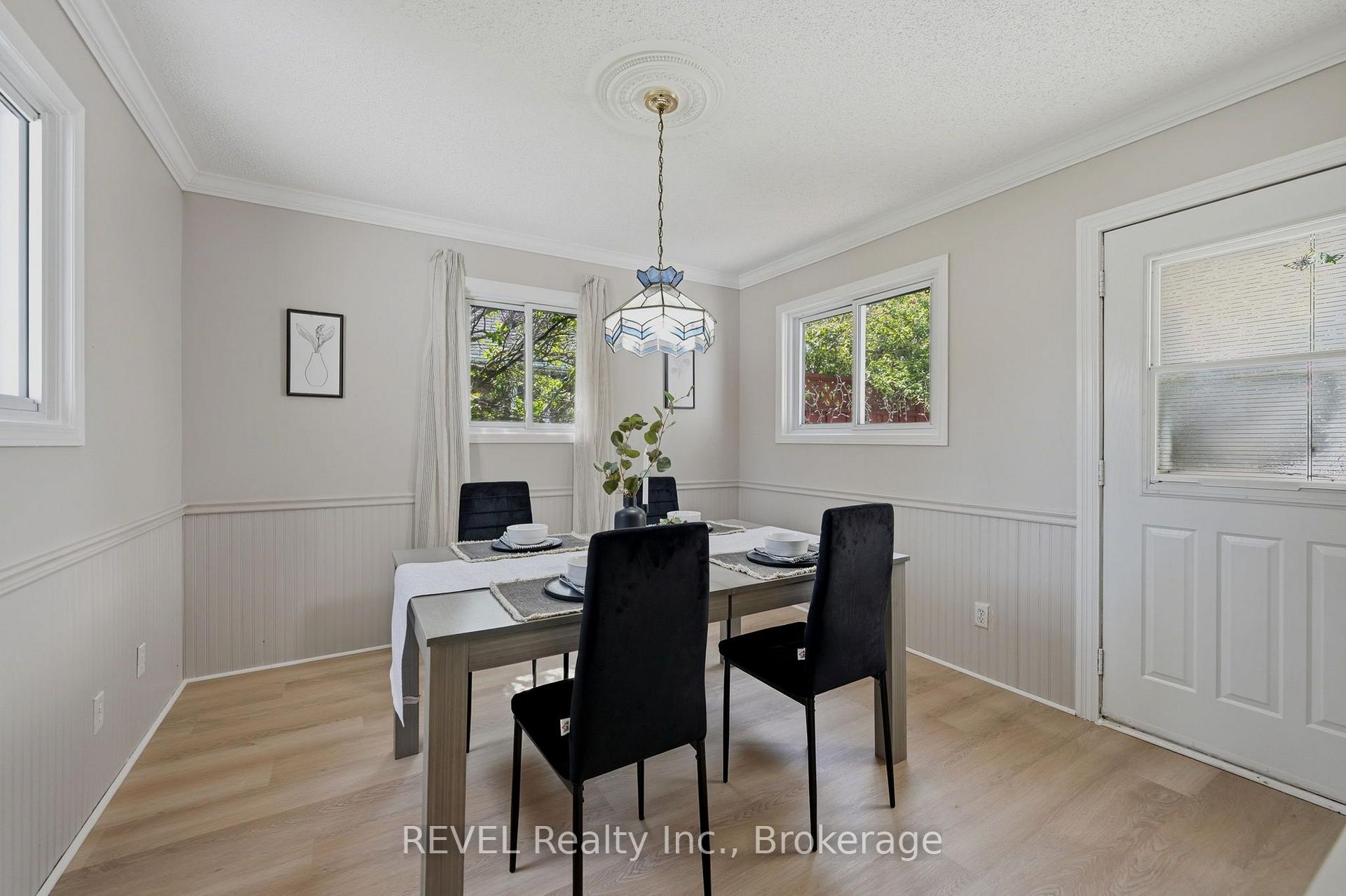 Photo 13 of 7962 Booth Street, Niagara Falls, Ascot — HOMEH
