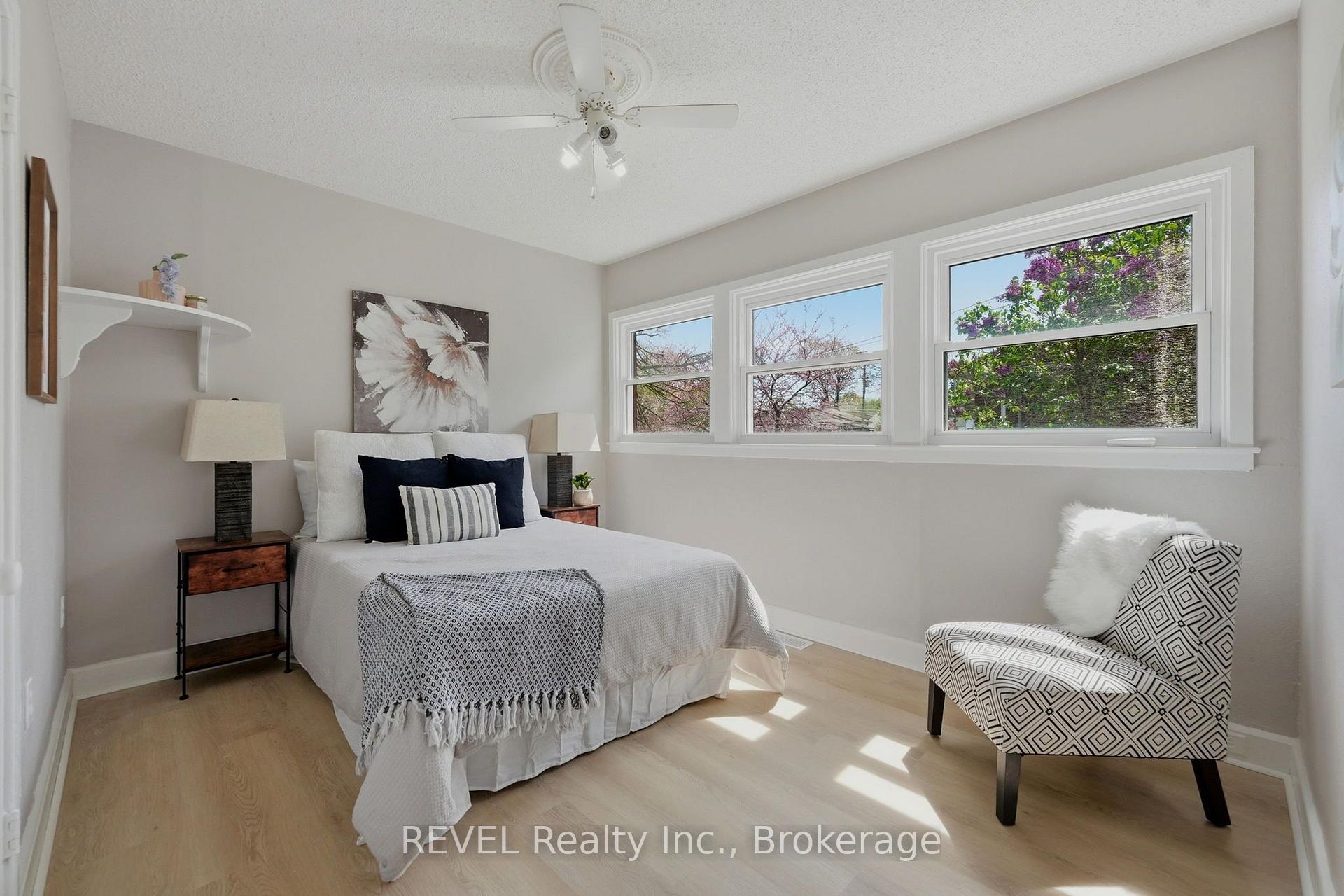Photo 15 of 7962 Booth Street, Niagara Falls, Ascot — HOMEH