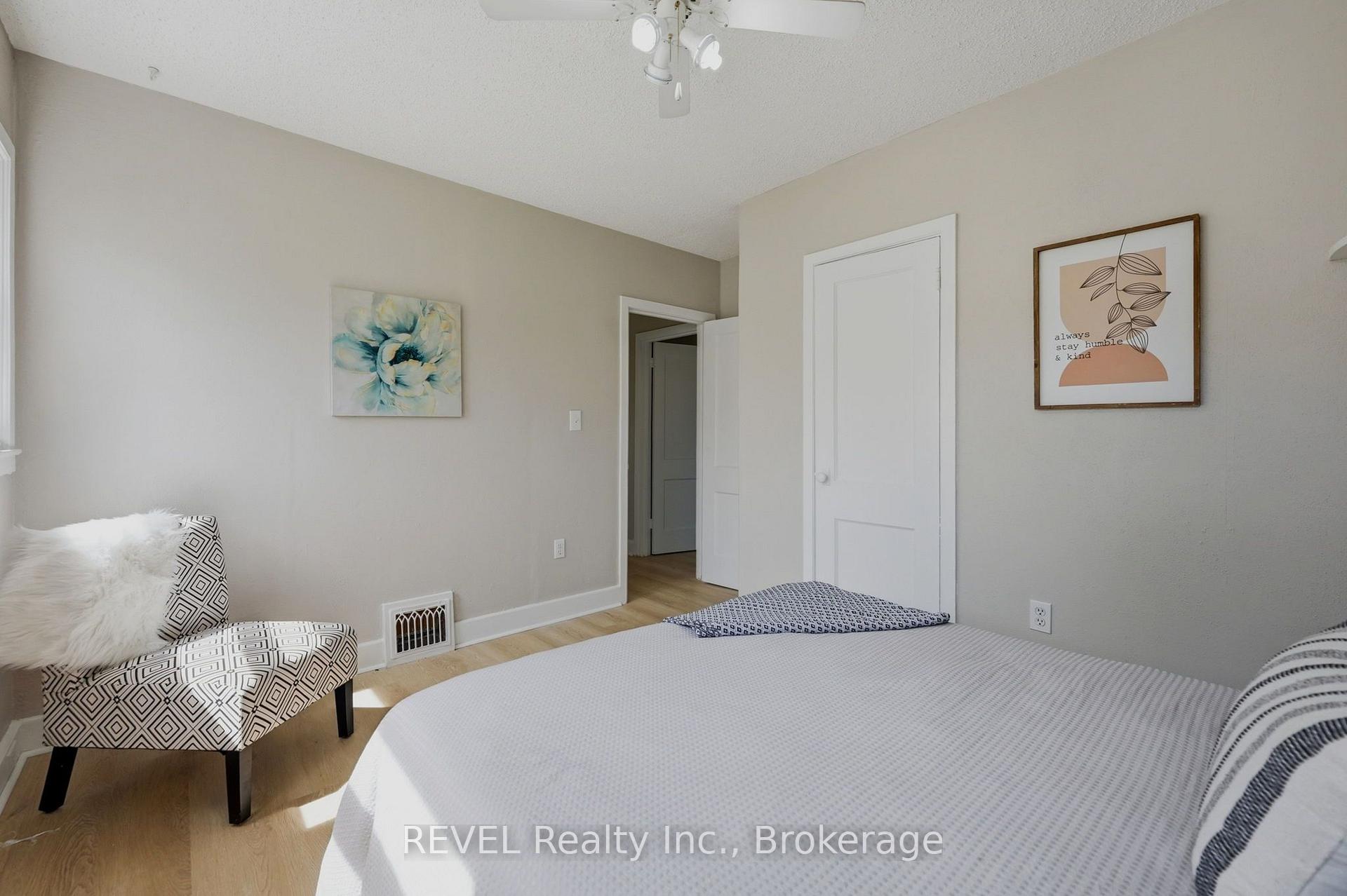 Photo 16 of 7962 Booth Street, Niagara Falls, Ascot — HOMEH
