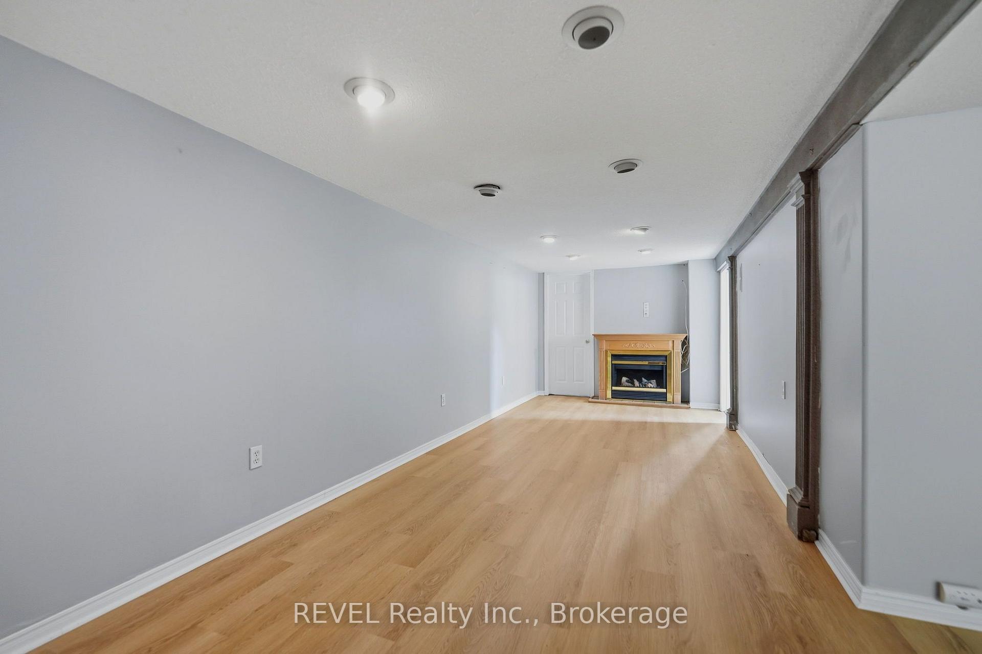 Photo 20 of 7962 Booth Street, Niagara Falls, Ascot — HOMEH