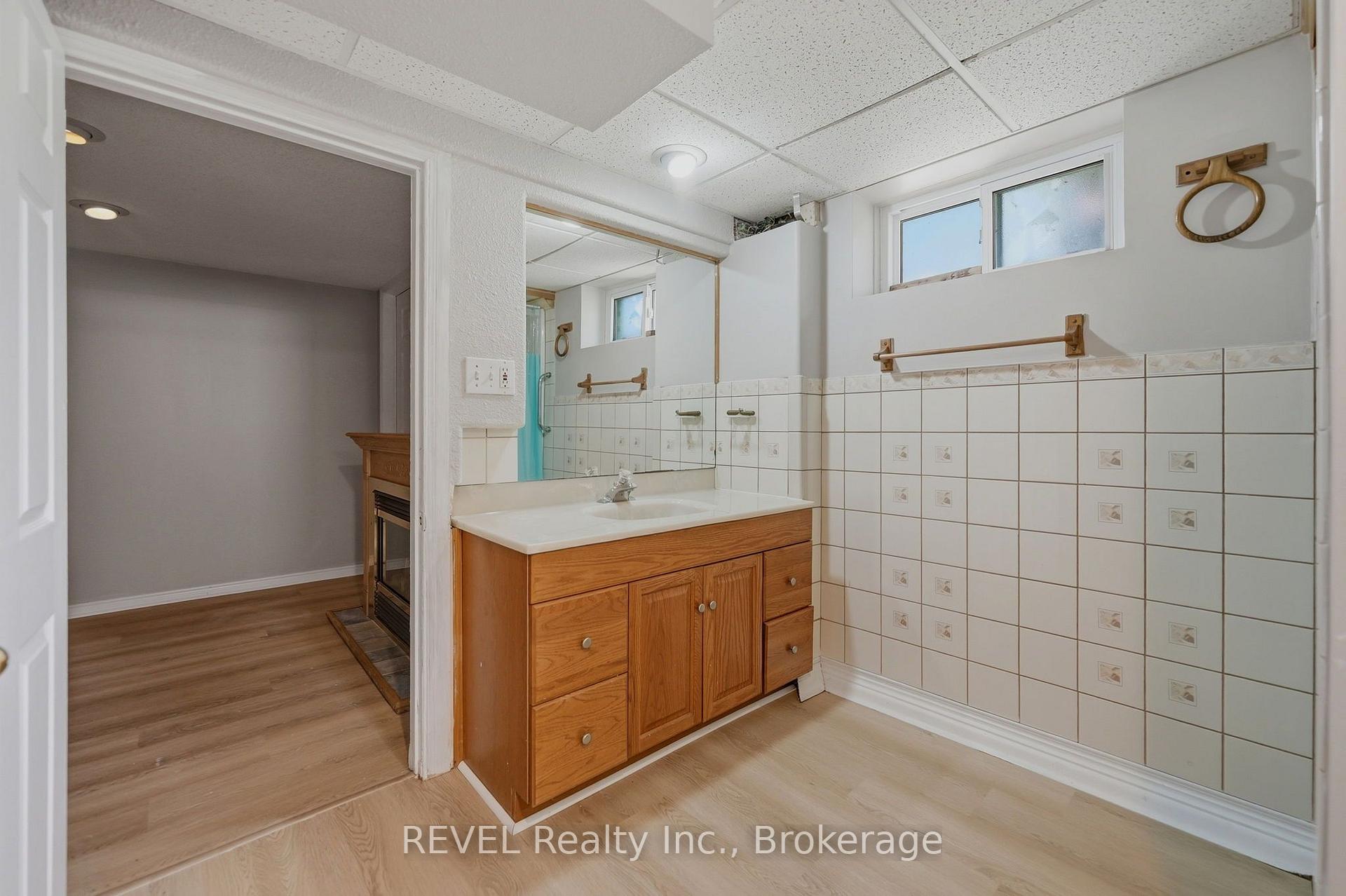 Photo 22 of 7962 Booth Street, Niagara Falls, Ascot — HOMEH
