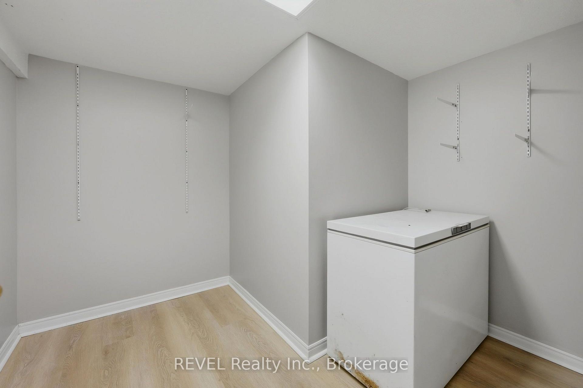 Photo 25 of 7962 Booth Street, Niagara Falls, Ascot — HOMEH