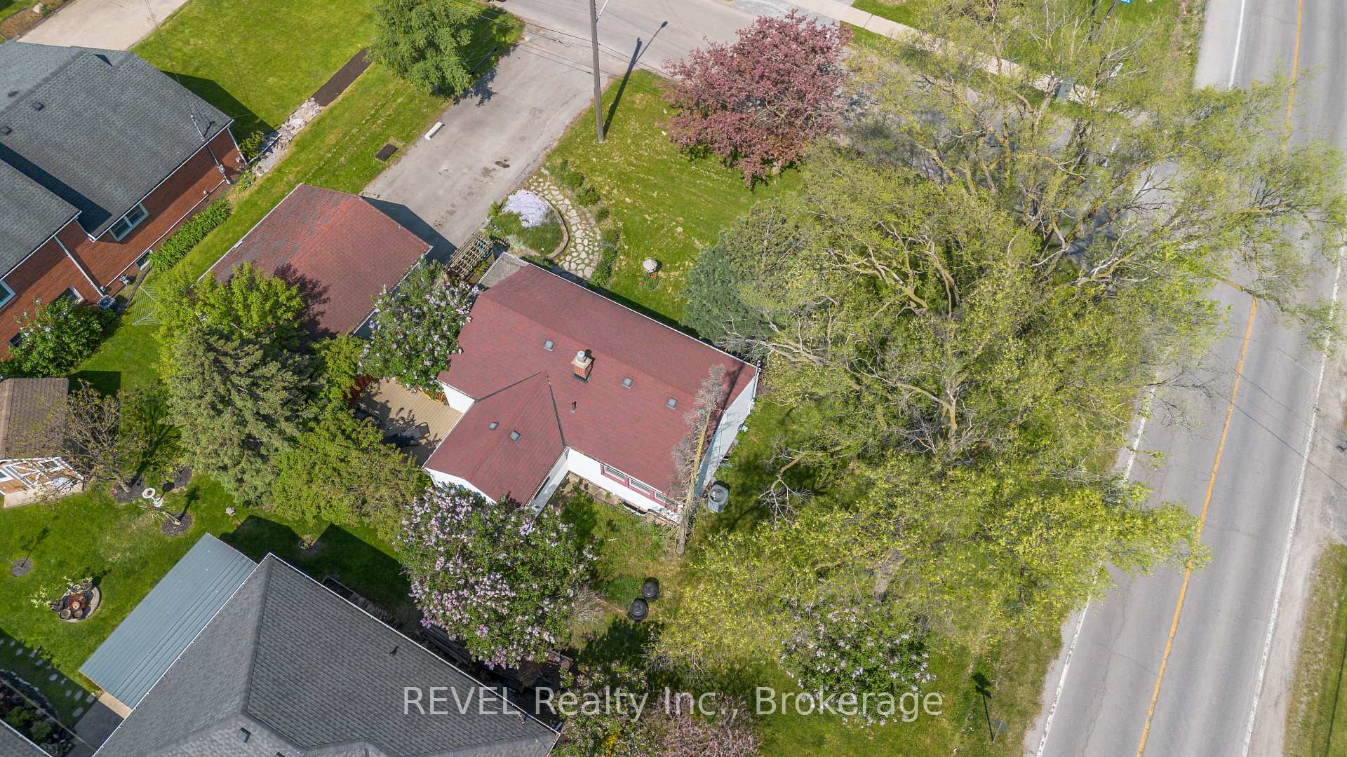 Photo 31 of 7962 Booth Street, Niagara Falls, Ascot — HOMEH