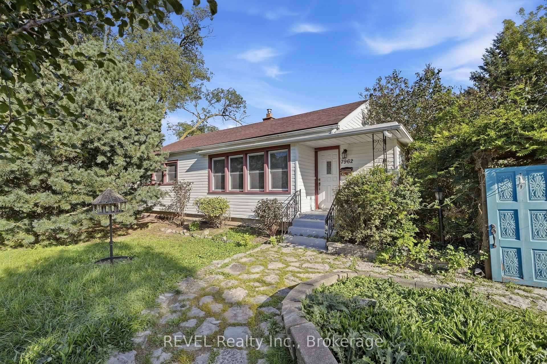 Photo 33 of 7962 Booth Street, Niagara Falls, Ascot — HOMEH