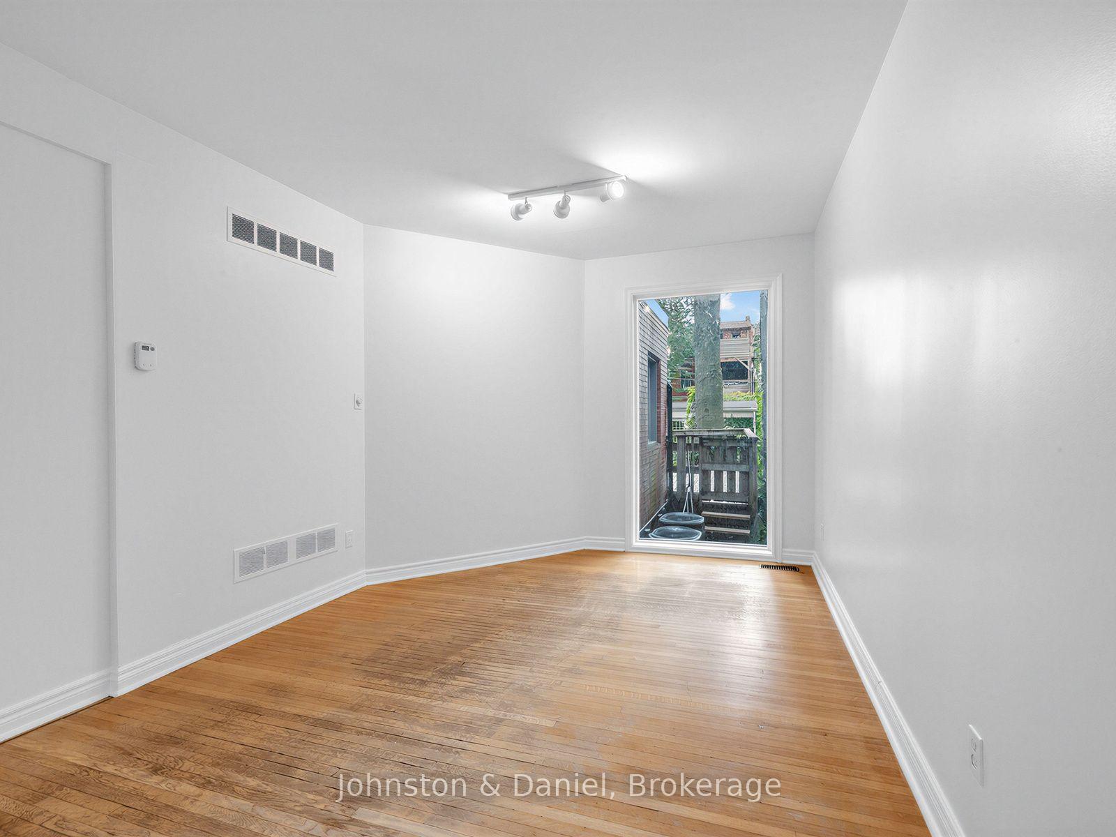 Photo 3 of 320 Brunswick Avenue, Toronto, The Annex — HOMEH