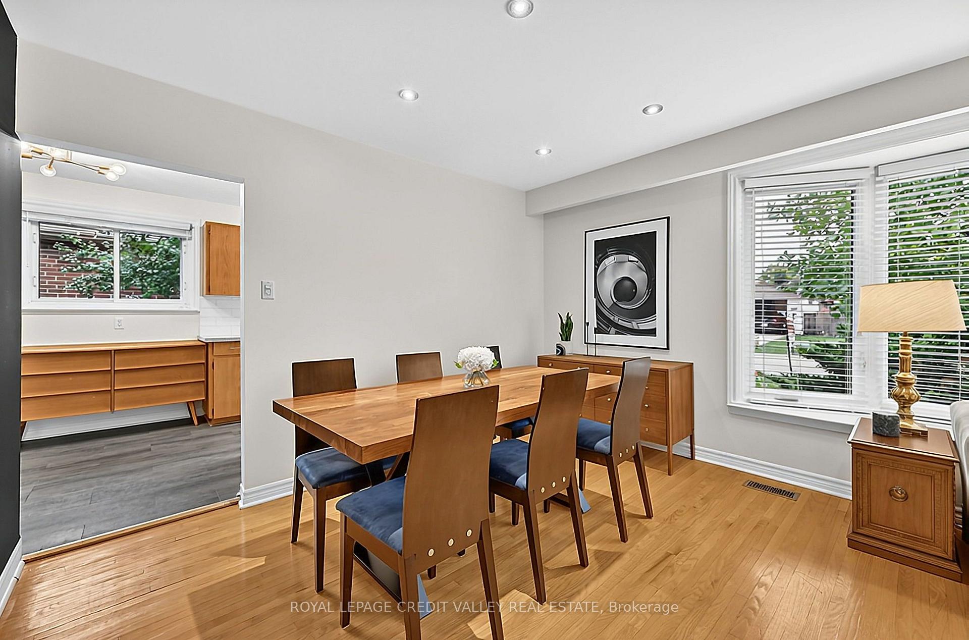 Photo 17 of 27 Castlemore Drive, Brampton, Brampton East — HOMEH