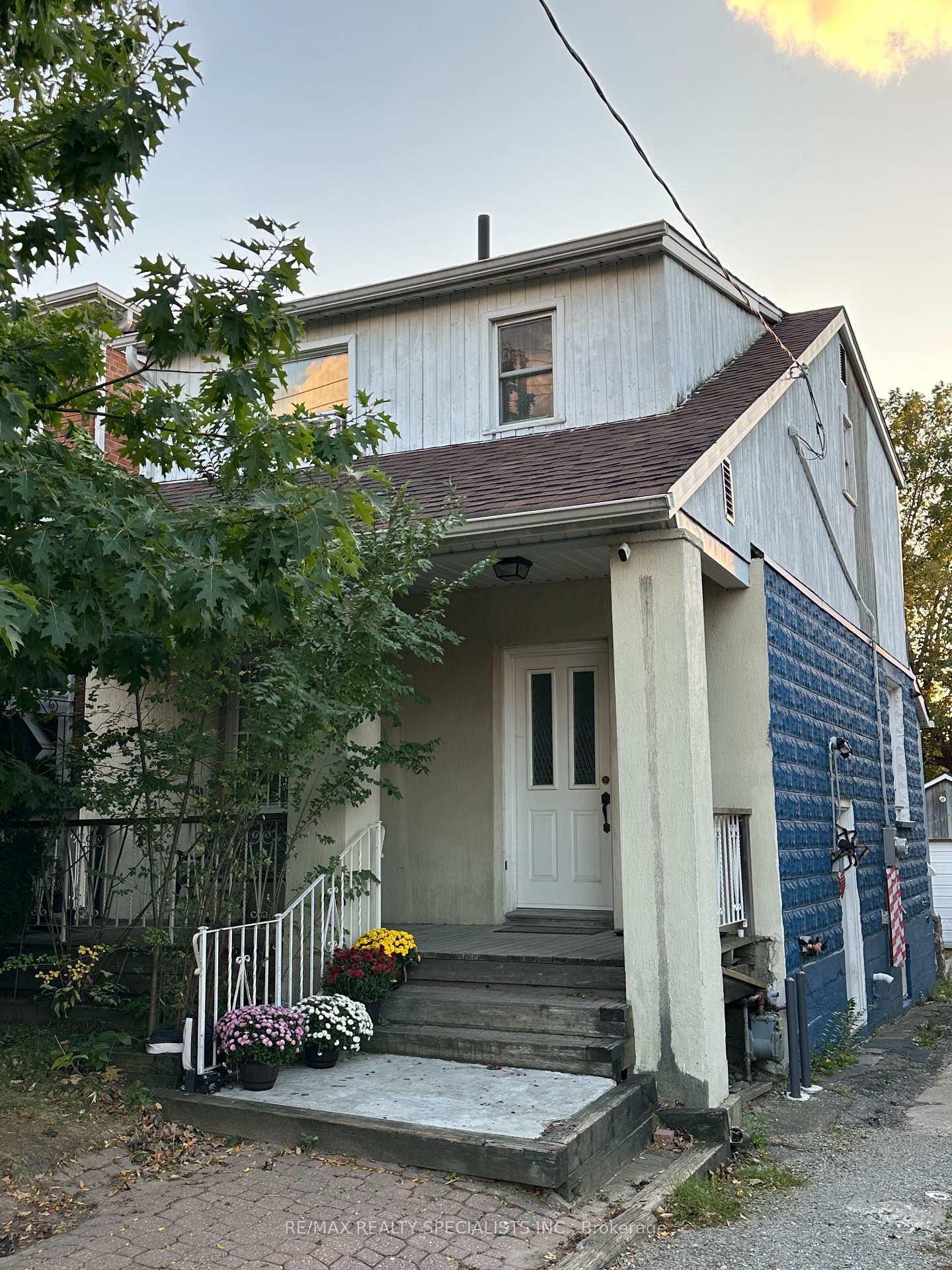Photo 1 of 52A Rockcliffe Boulevard, Toronto, Rockcliffe-Smythe — HOMEH