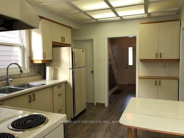 Photo 3 of 52A Rockcliffe Boulevard, Toronto, Rockcliffe-Smythe — HOMEH