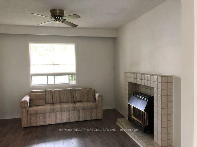 Photo 5 of 52A Rockcliffe Boulevard, Toronto, Rockcliffe-Smythe — HOMEH