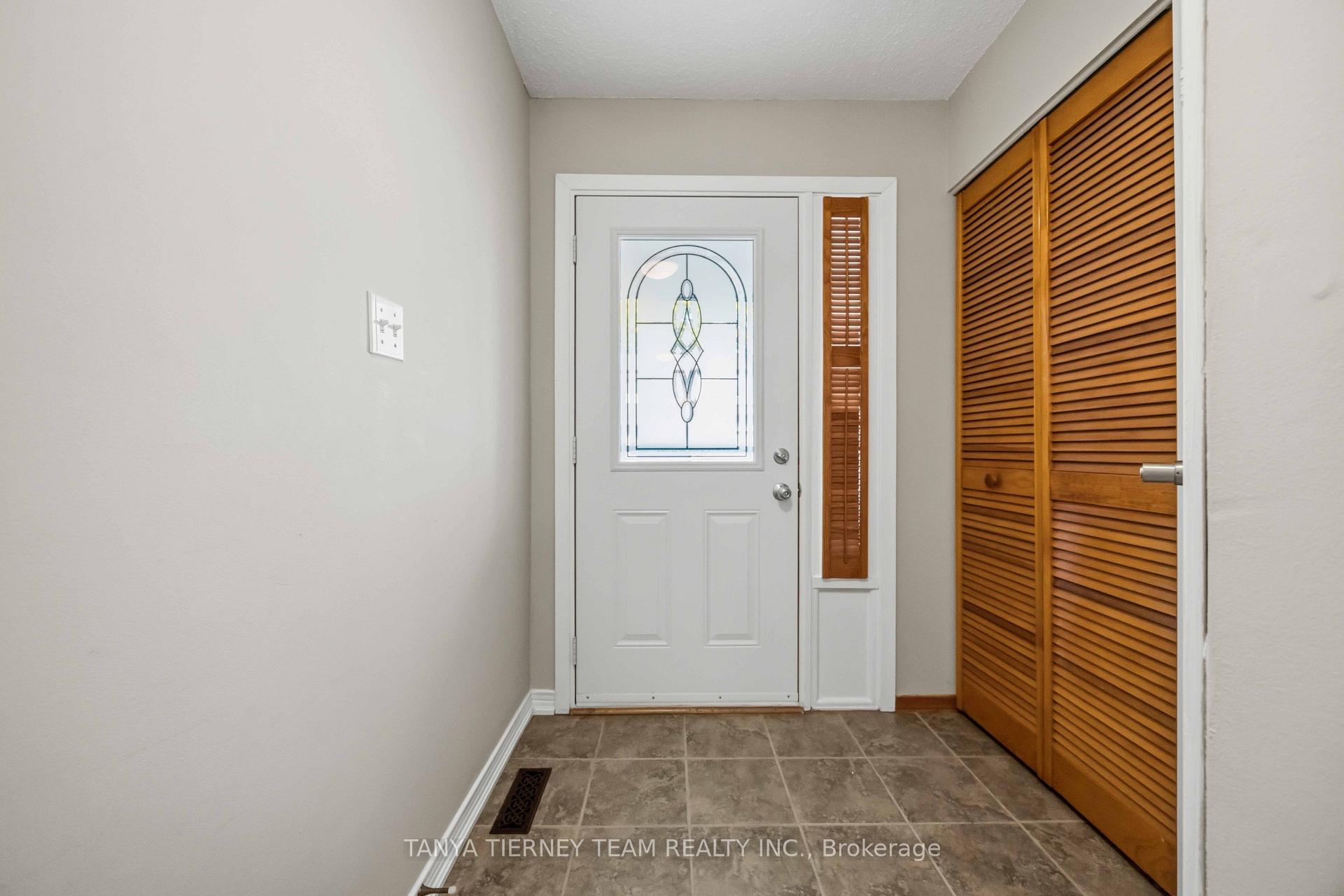 Photo 5 of Unit 32, 1330 Trowbridge Drive, Oshawa, Centennial — HOMEH