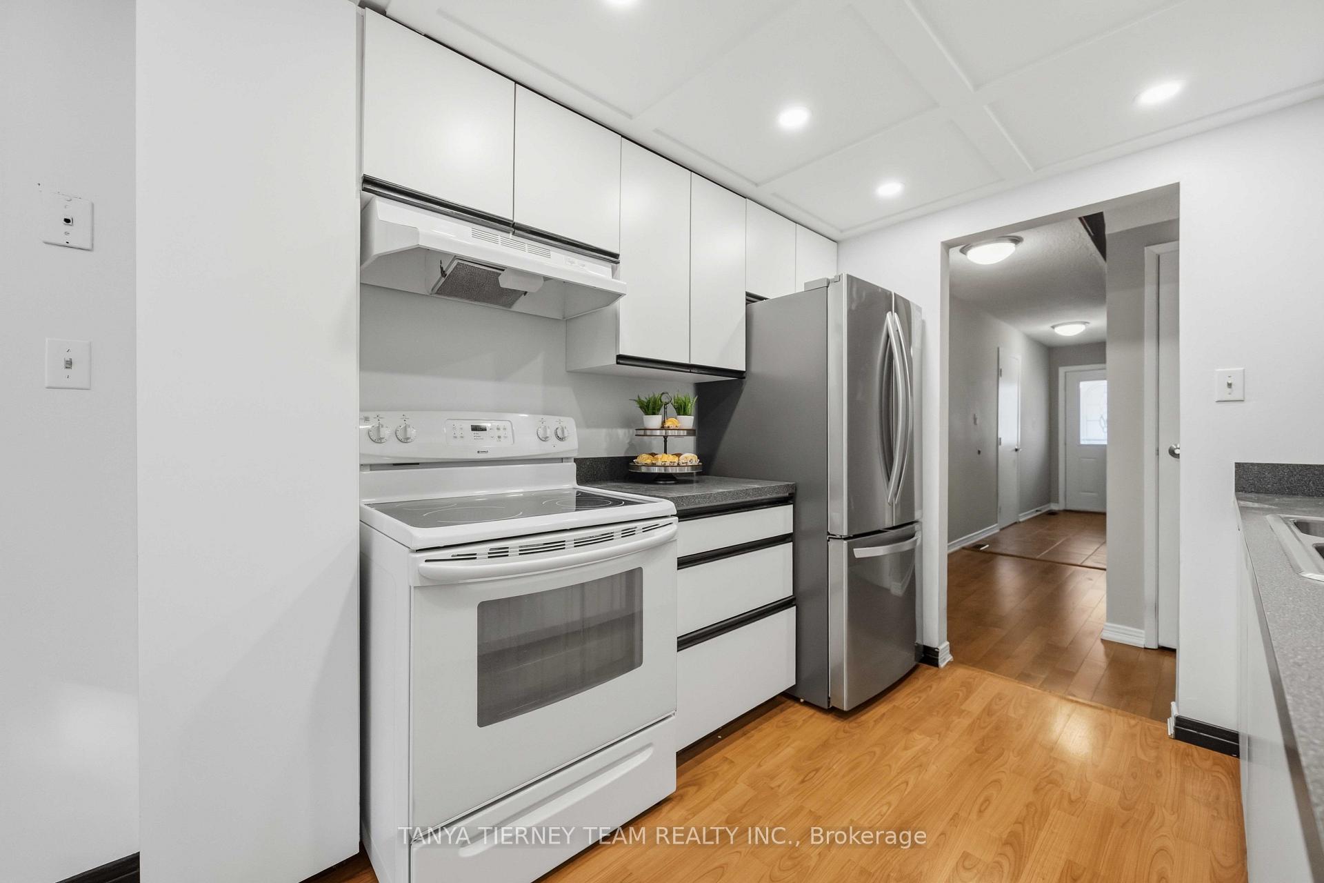 Photo 25 of Unit 32, 1330 Trowbridge Drive, Oshawa, Centennial — HOMEH