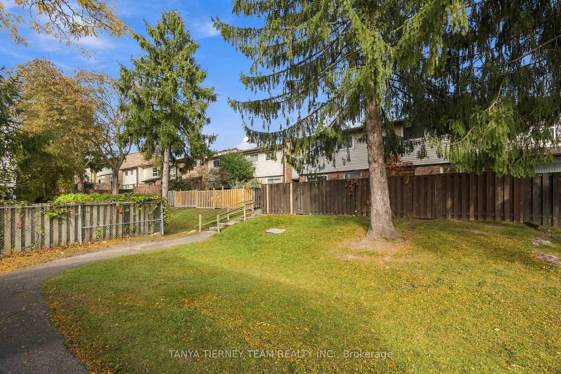 Photo 48 of Unit 32, 1330 Trowbridge Drive, Oshawa, Centennial — HOMEH