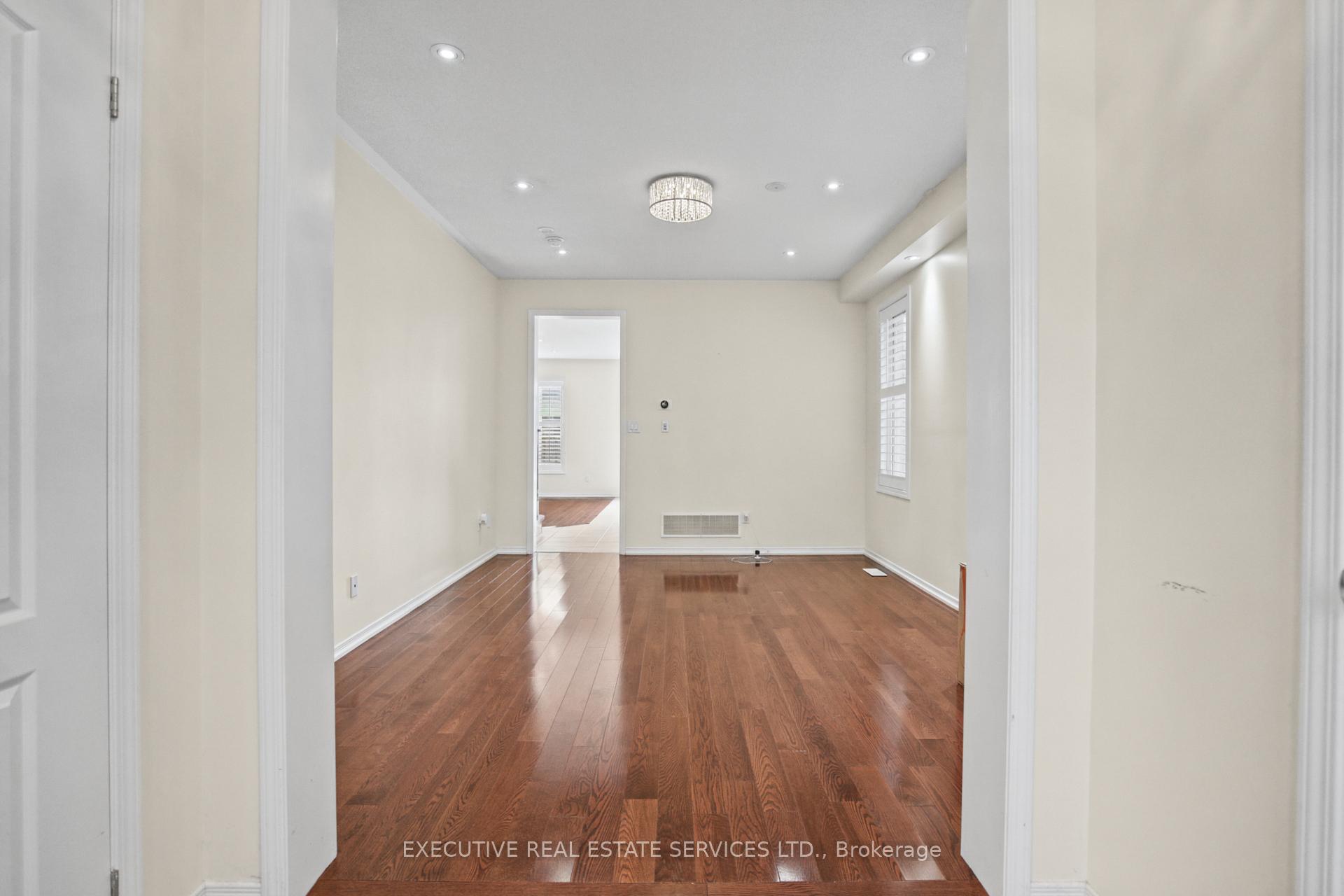 Photo 8 of 1571 Edgecroft Drive, Pickering, Duffin Heights — HOMEH