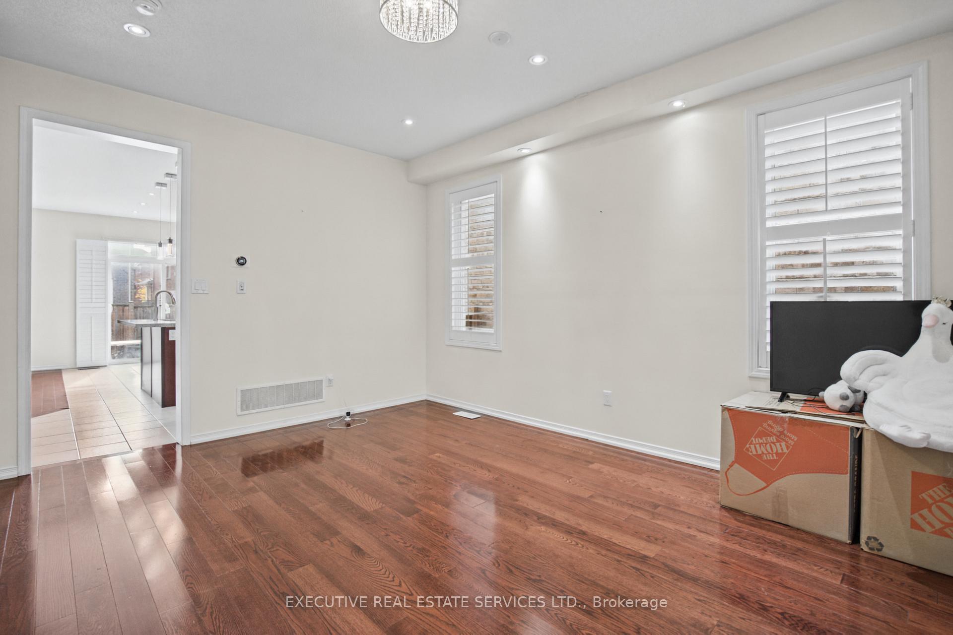 Photo 9 of 1571 Edgecroft Drive, Pickering, Duffin Heights — HOMEH