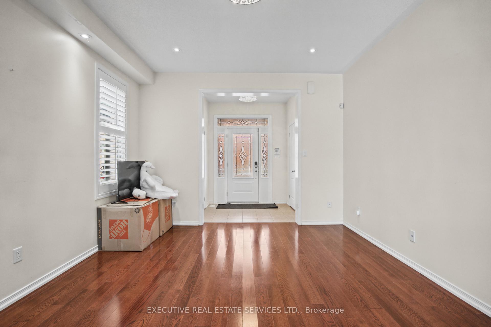 Photo 12 of 1571 Edgecroft Drive, Pickering, Duffin Heights — HOMEH