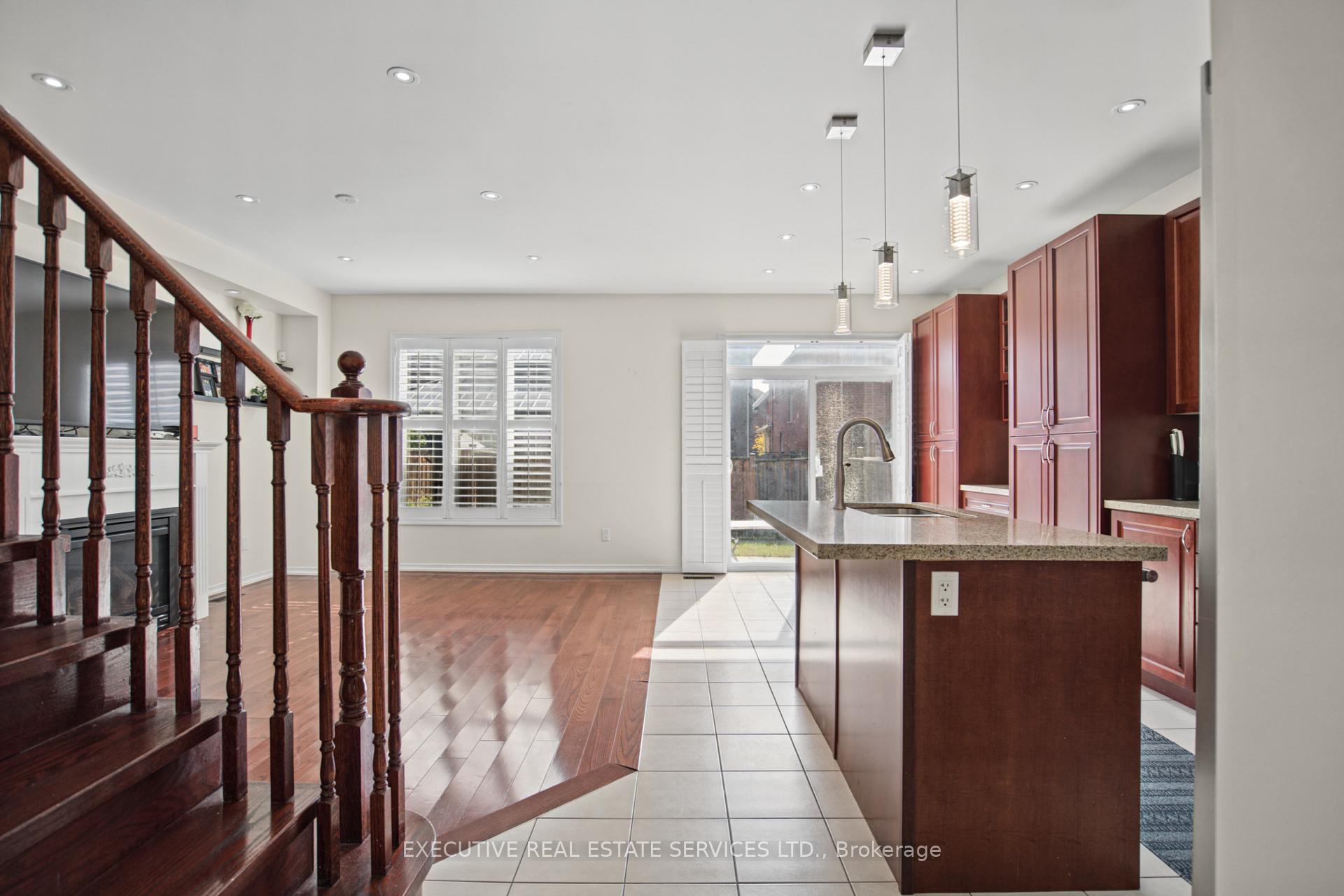 Photo 13 of 1571 Edgecroft Drive, Pickering, Duffin Heights — HOMEH
