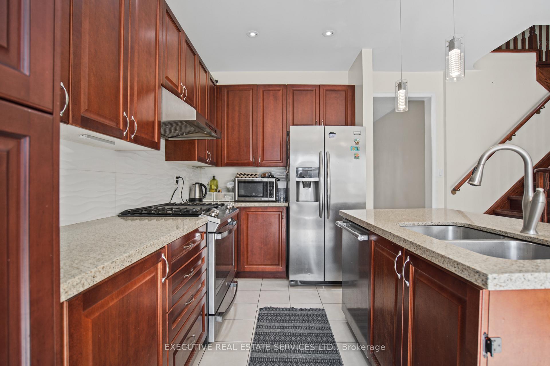 Photo 18 of 1571 Edgecroft Drive, Pickering, Duffin Heights — HOMEH