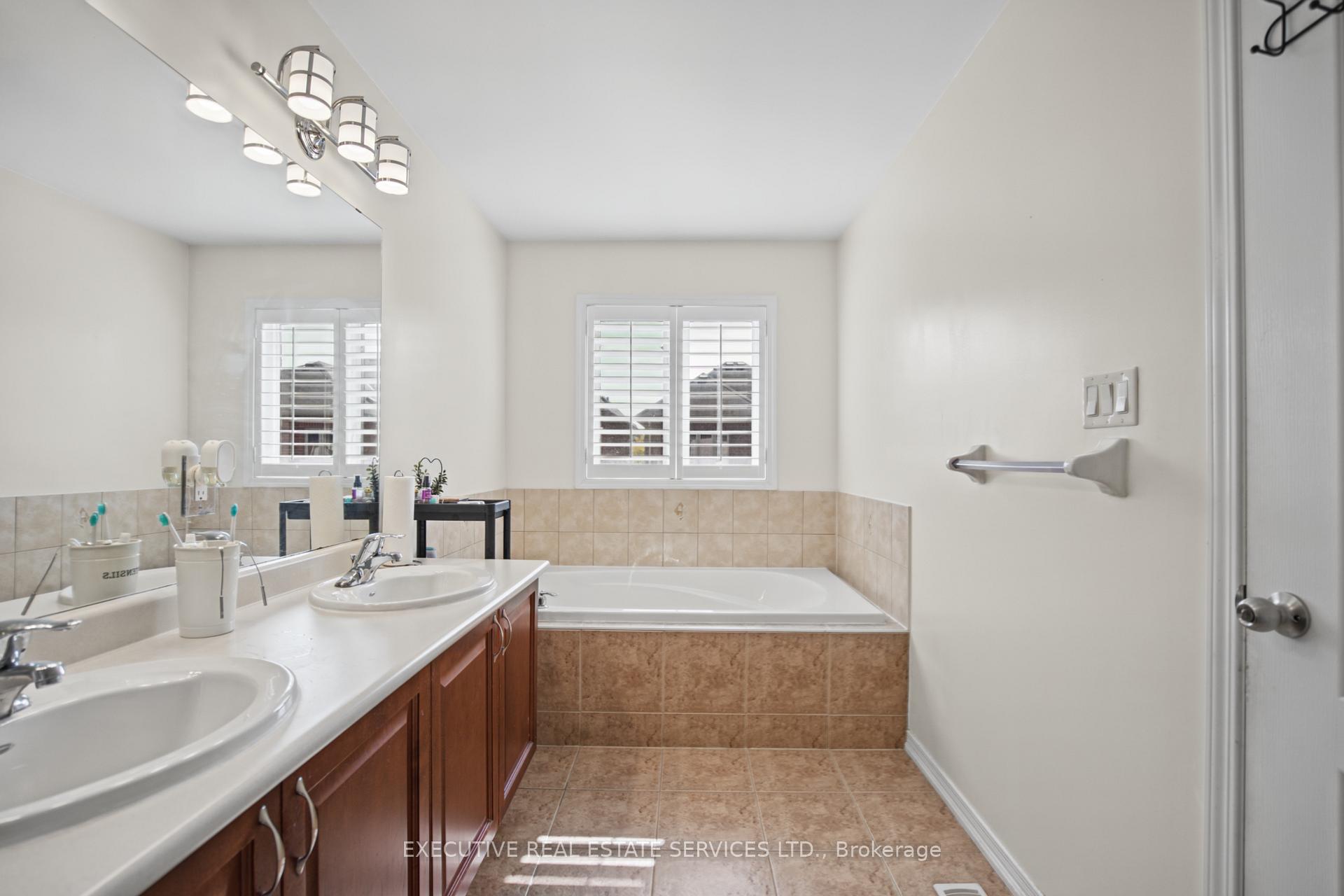 Photo 30 of 1571 Edgecroft Drive, Pickering, Duffin Heights — HOMEH