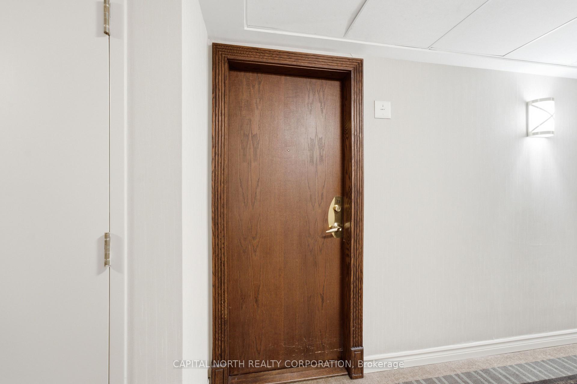 Photo 5 of Unit 711, 39 Oneida Crescent, Richmond Hill, Langstaff — HOMEH