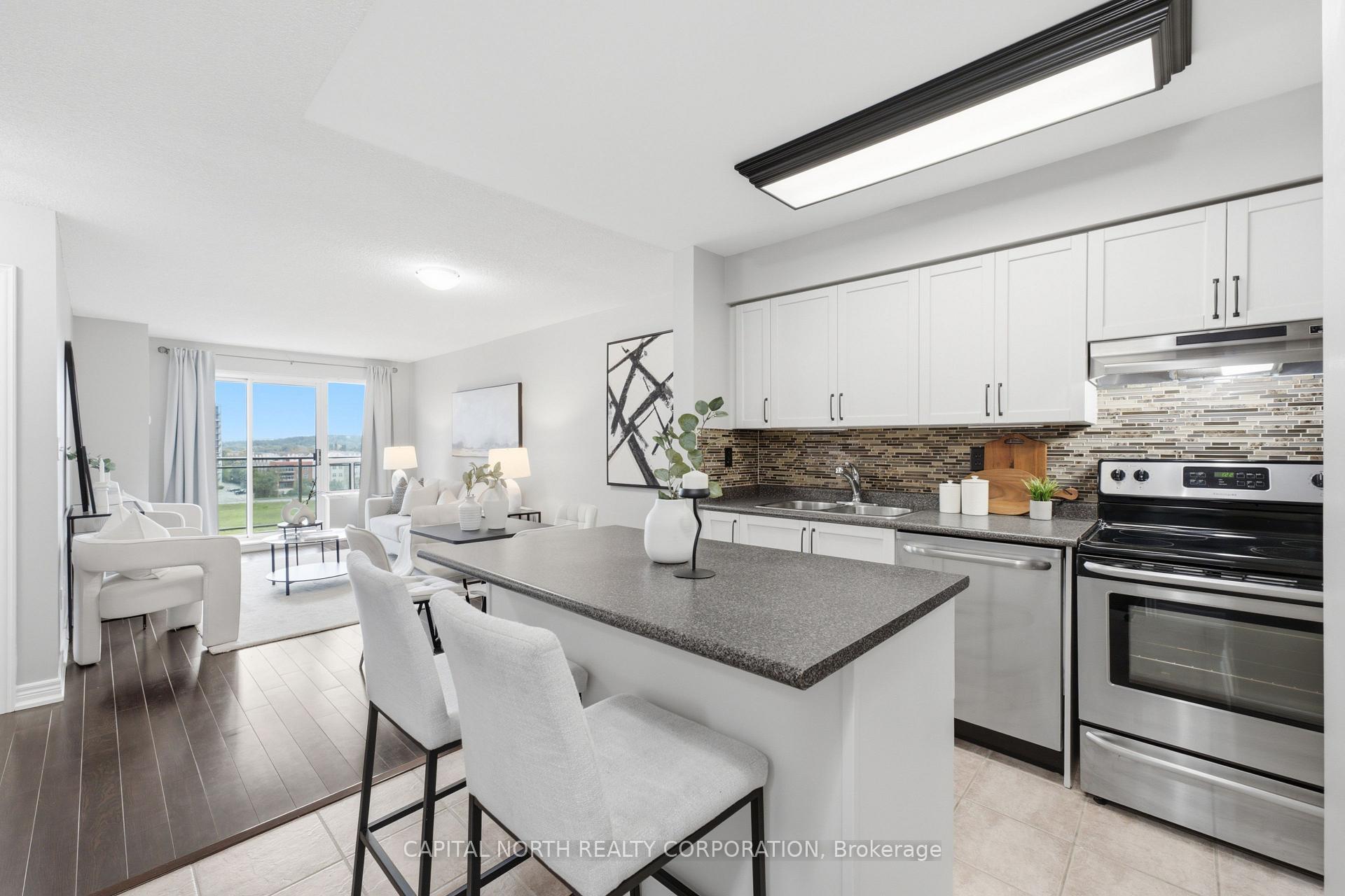 Photo 9 of Unit 711, 39 Oneida Crescent, Richmond Hill, Langstaff — HOMEH