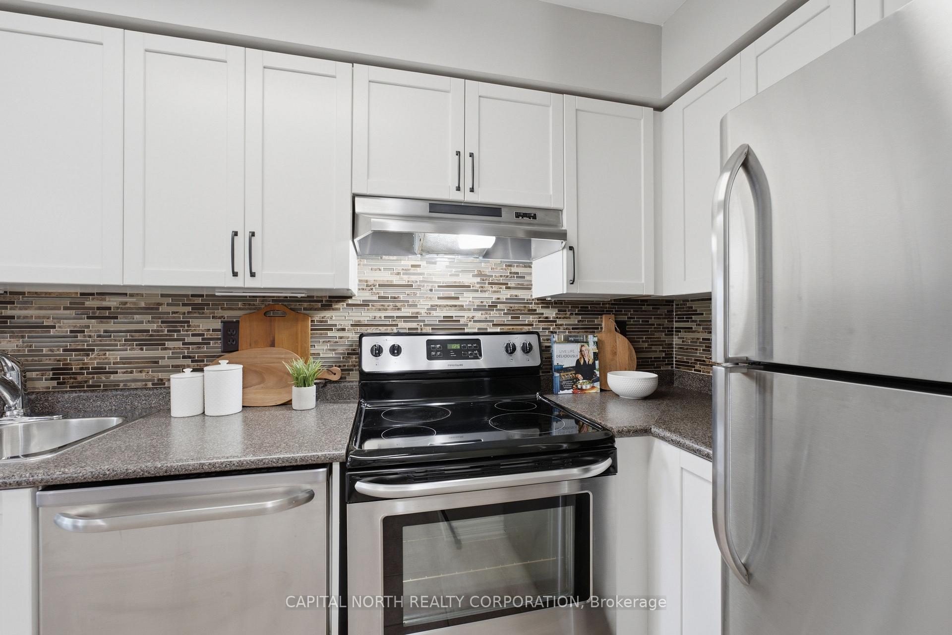 Photo 12 of Unit 711, 39 Oneida Crescent, Richmond Hill, Langstaff — HOMEH