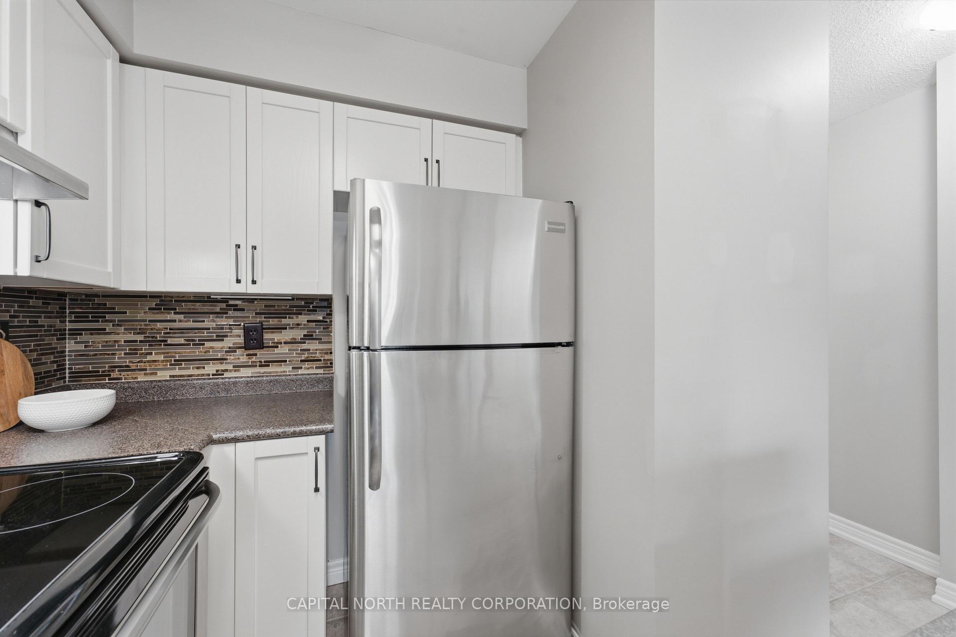 Photo 13 of Unit 711, 39 Oneida Crescent, Richmond Hill, Langstaff — HOMEH