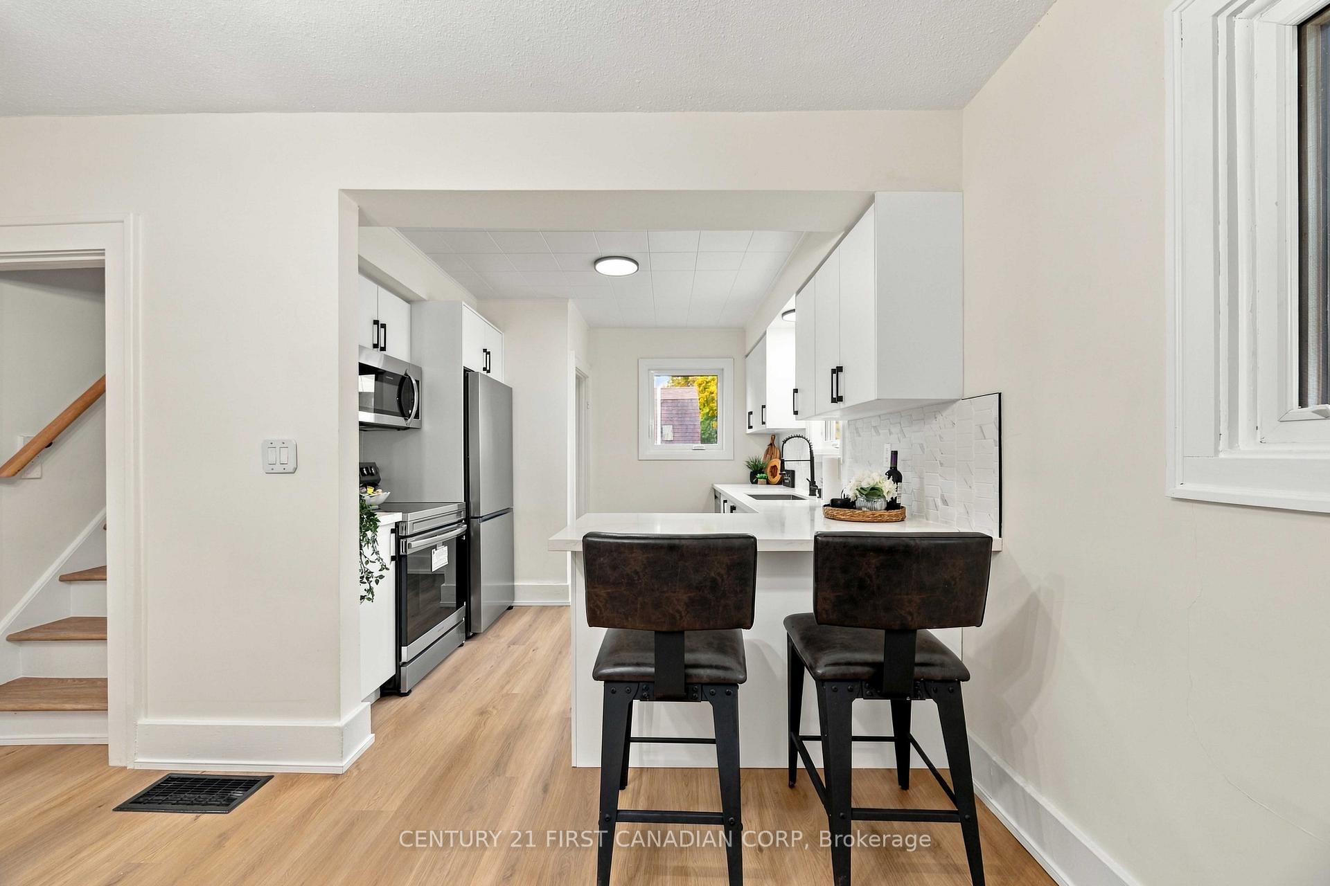 Photo 10 of 353 Talfourd Street, Sarnia — HOMEH