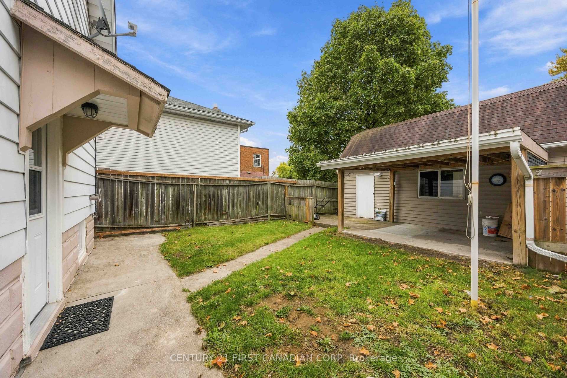 Photo 34 of 353 Talfourd Street, Sarnia — HOMEH