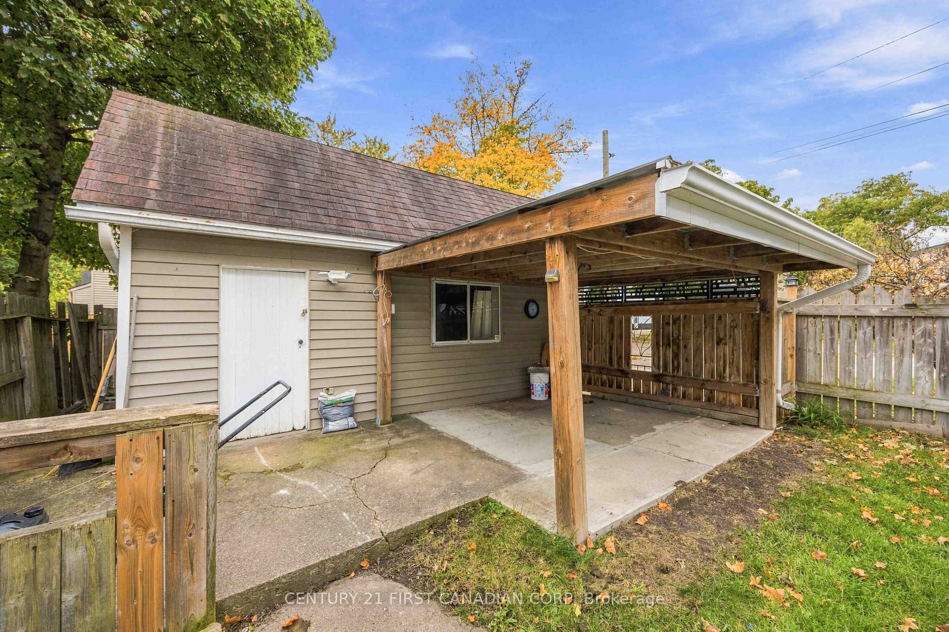 Photo 36 of 353 Talfourd Street, Sarnia — HOMEH