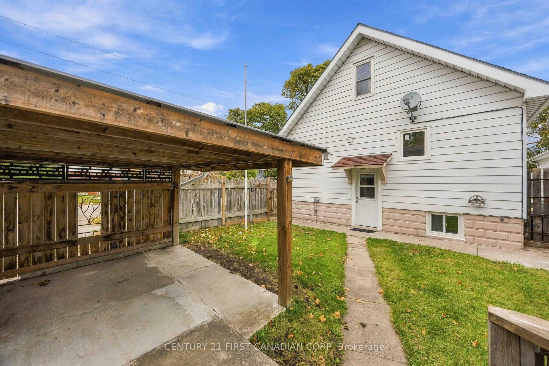 Photo 37 of 353 Talfourd Street, Sarnia — HOMEH
