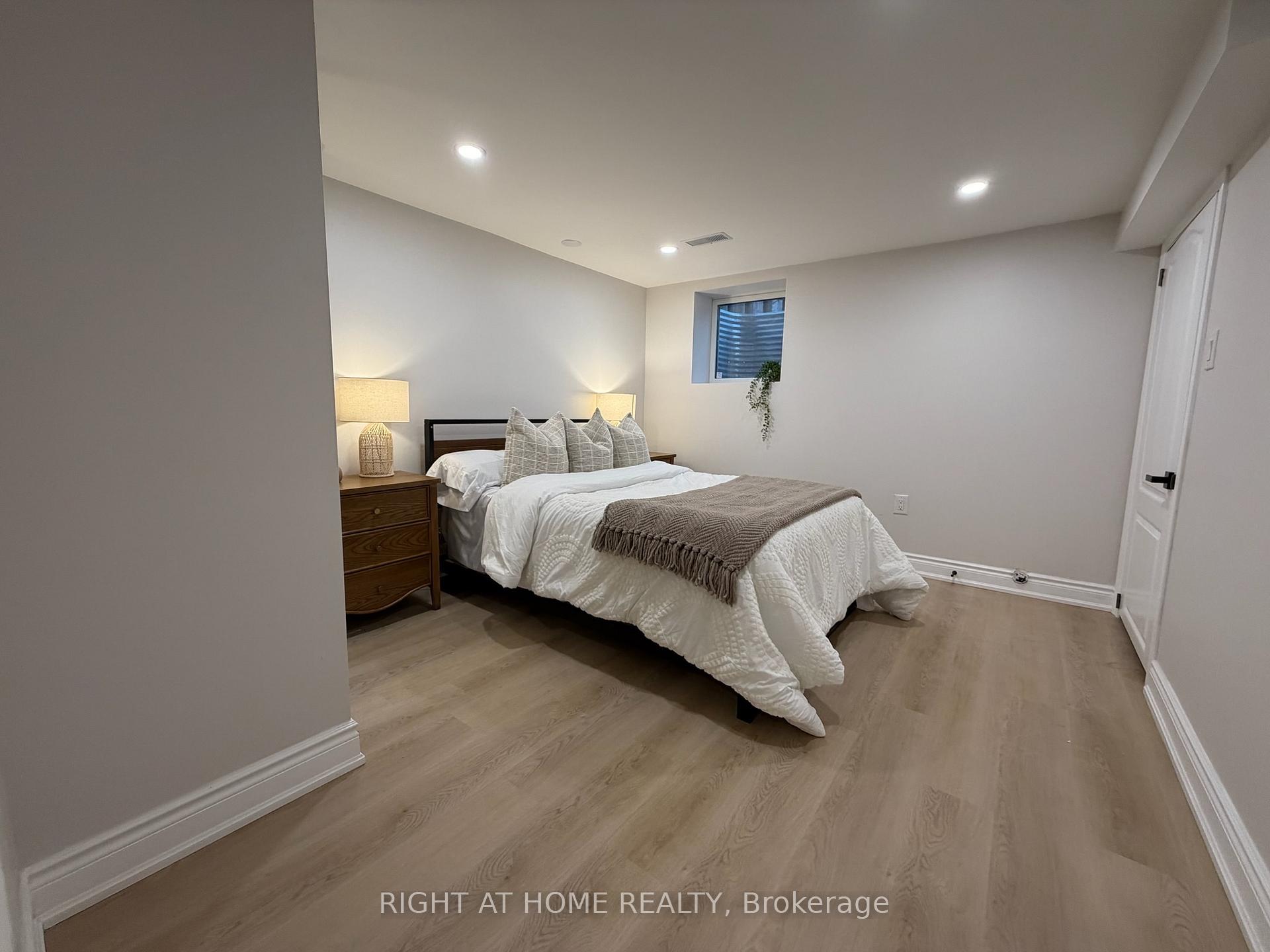Photo 33 of 9 Crestview Avenue, Brampton, Brampton East — HOMEH