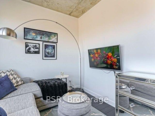 Photo 2 of Unit 902, 400 Wellington Street W, Toronto, Waterfront Communities — HOMEH