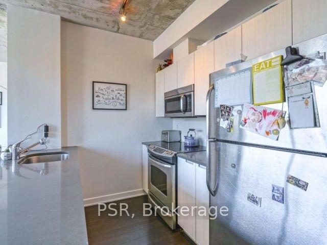 Photo 6 of Unit 902, 400 Wellington Street W, Toronto, Waterfront Communities — HOMEH