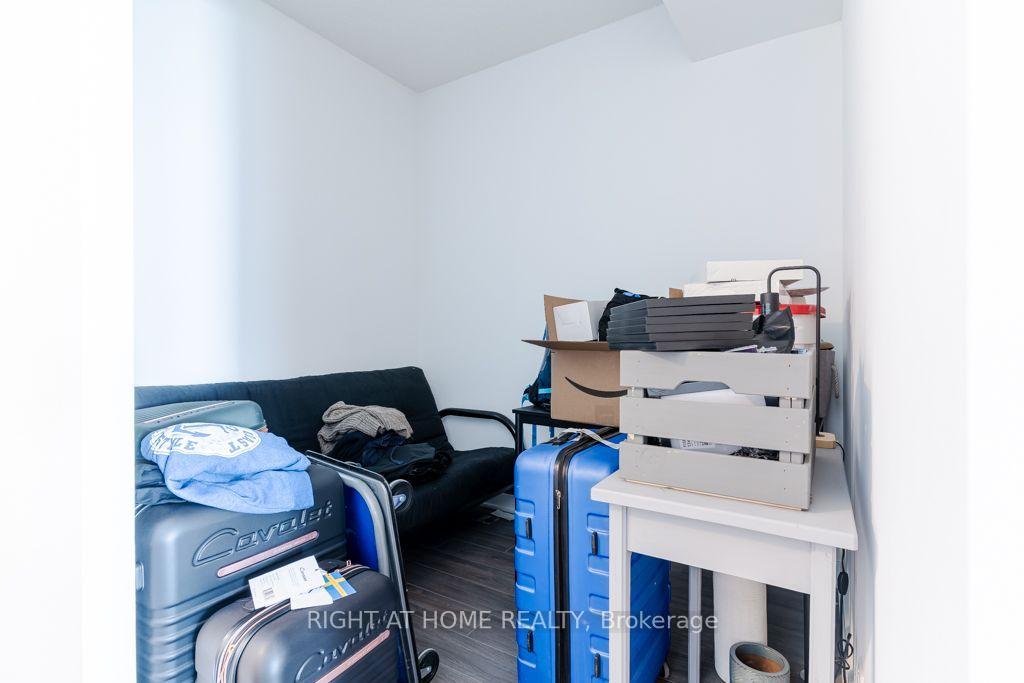 Photo 6 of Unit 409, 681 Yonge Street, Barrie, Painswick South — HOMEH