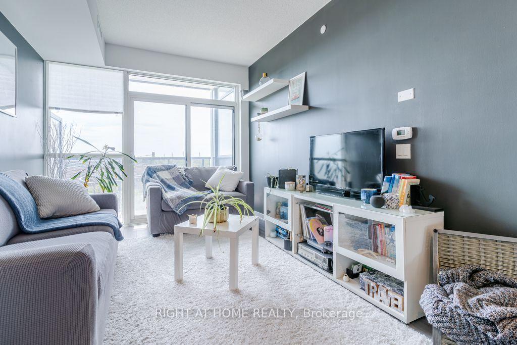 Photo 10 of Unit 409, 681 Yonge Street, Barrie, Painswick South — HOMEH