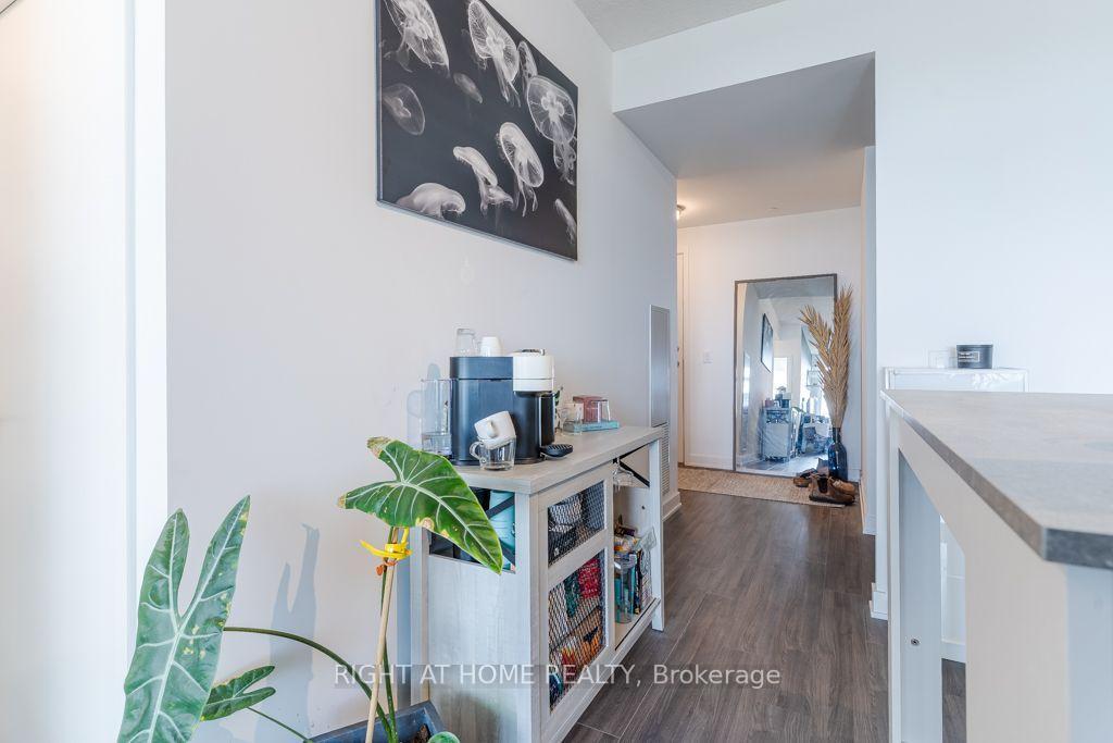Photo 13 of Unit 409, 681 Yonge Street, Barrie, Painswick South — HOMEH