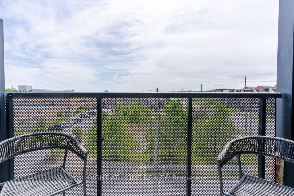 Photo 20 of Unit 409, 681 Yonge Street, Barrie, Painswick South — HOMEH