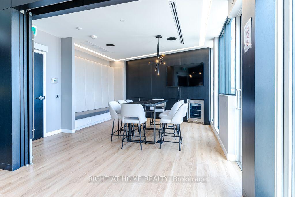 Photo 26 of Unit 409, 681 Yonge Street, Barrie, Painswick South — HOMEH
