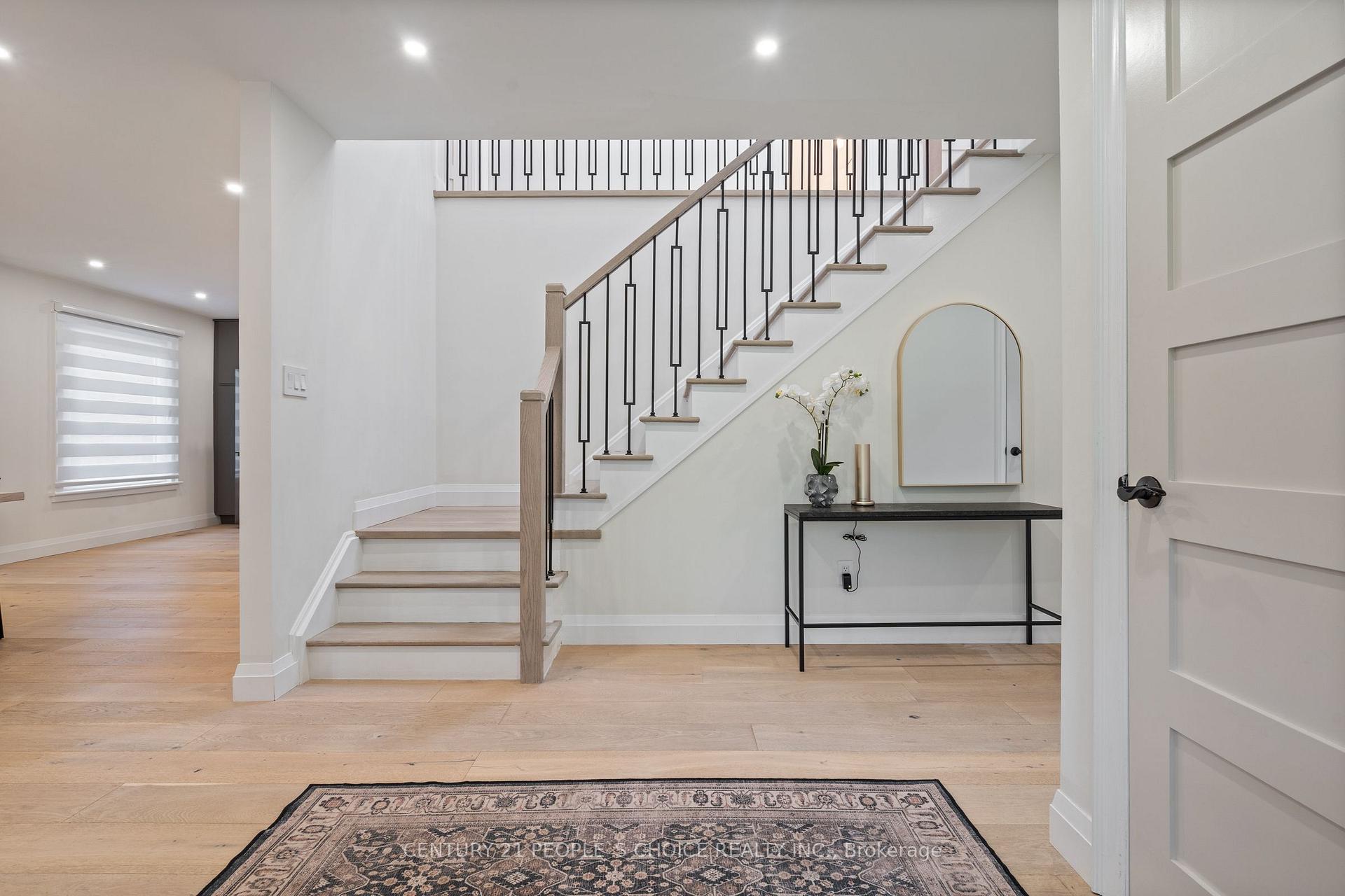 Photo 4 of 7 Carl Crescent, Hamilton, Waterdown — HOMEH