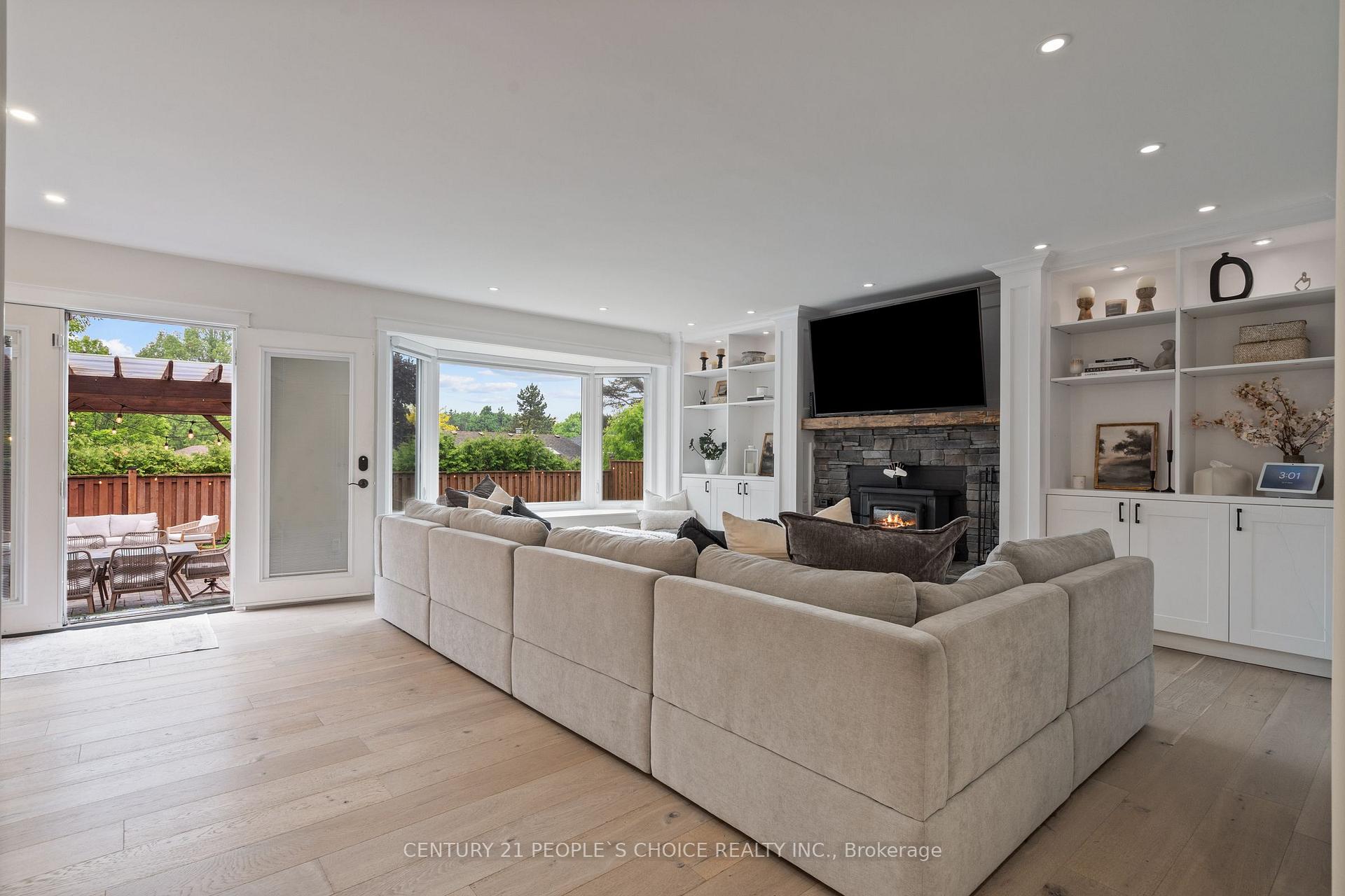 Photo 15 of 7 Carl Crescent, Hamilton, Waterdown — HOMEH