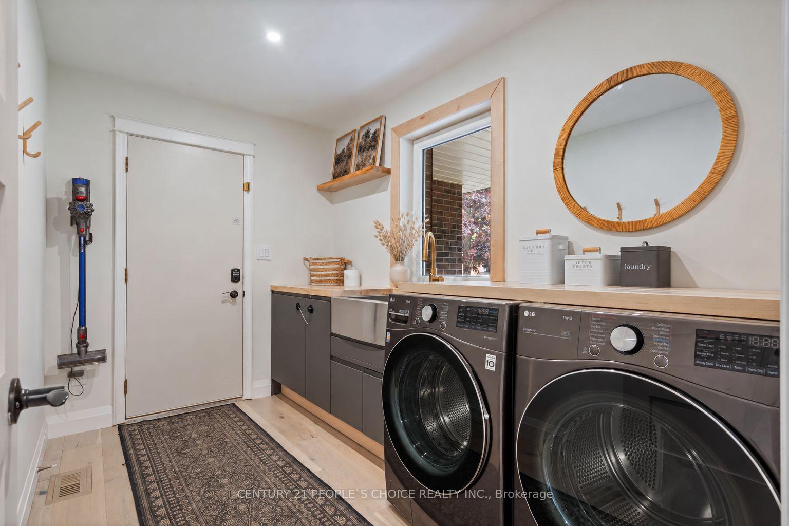 Photo 29 of 7 Carl Crescent, Hamilton, Waterdown — HOMEH