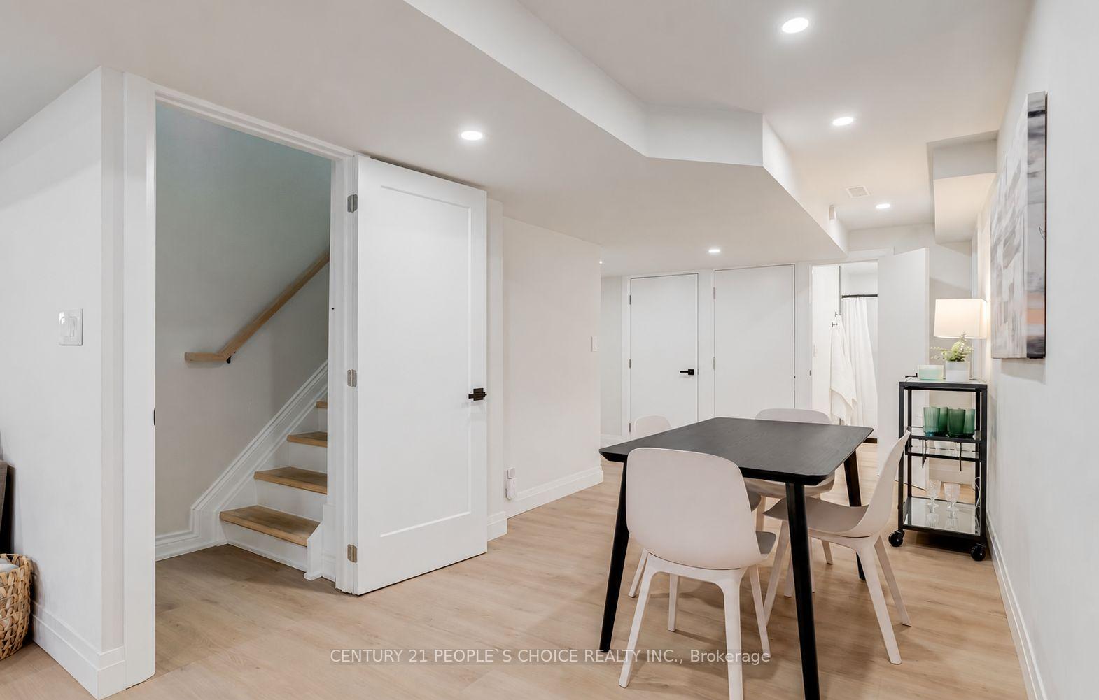 Photo 32 of 7 Carl Crescent, Hamilton, Waterdown — HOMEH
