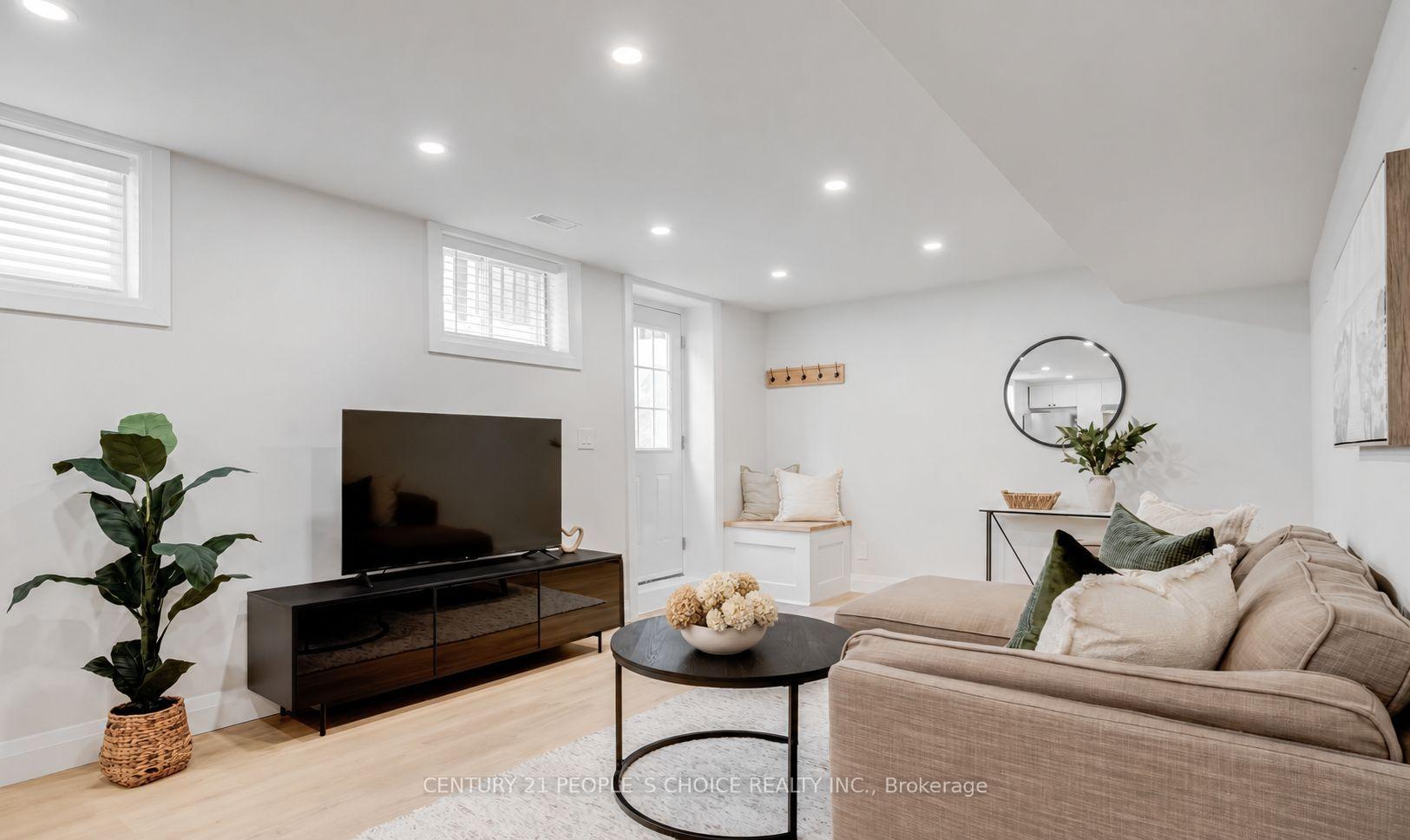 Photo 35 of 7 Carl Crescent, Hamilton, Waterdown — HOMEH
