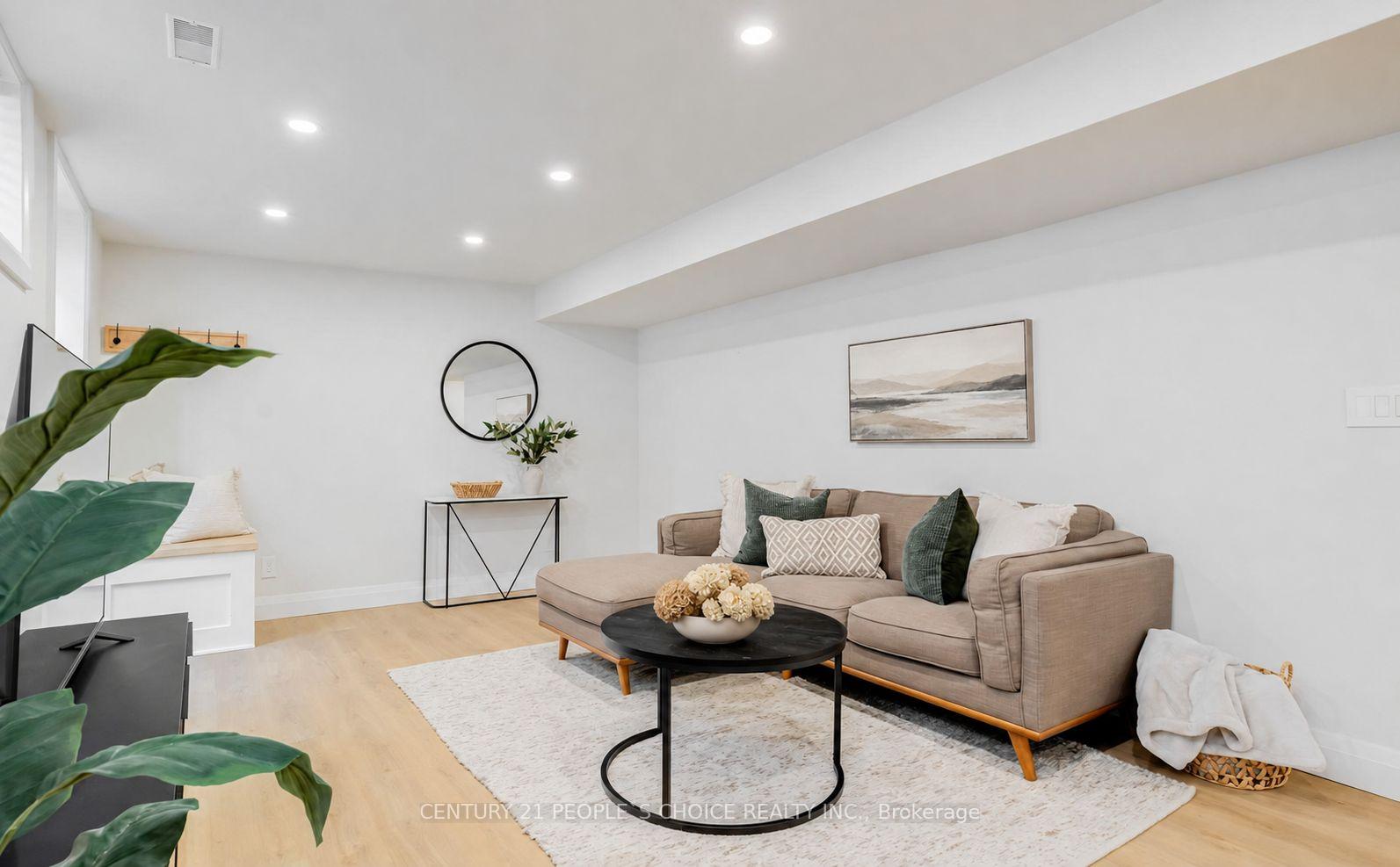 Photo 36 of 7 Carl Crescent, Hamilton, Waterdown — HOMEH