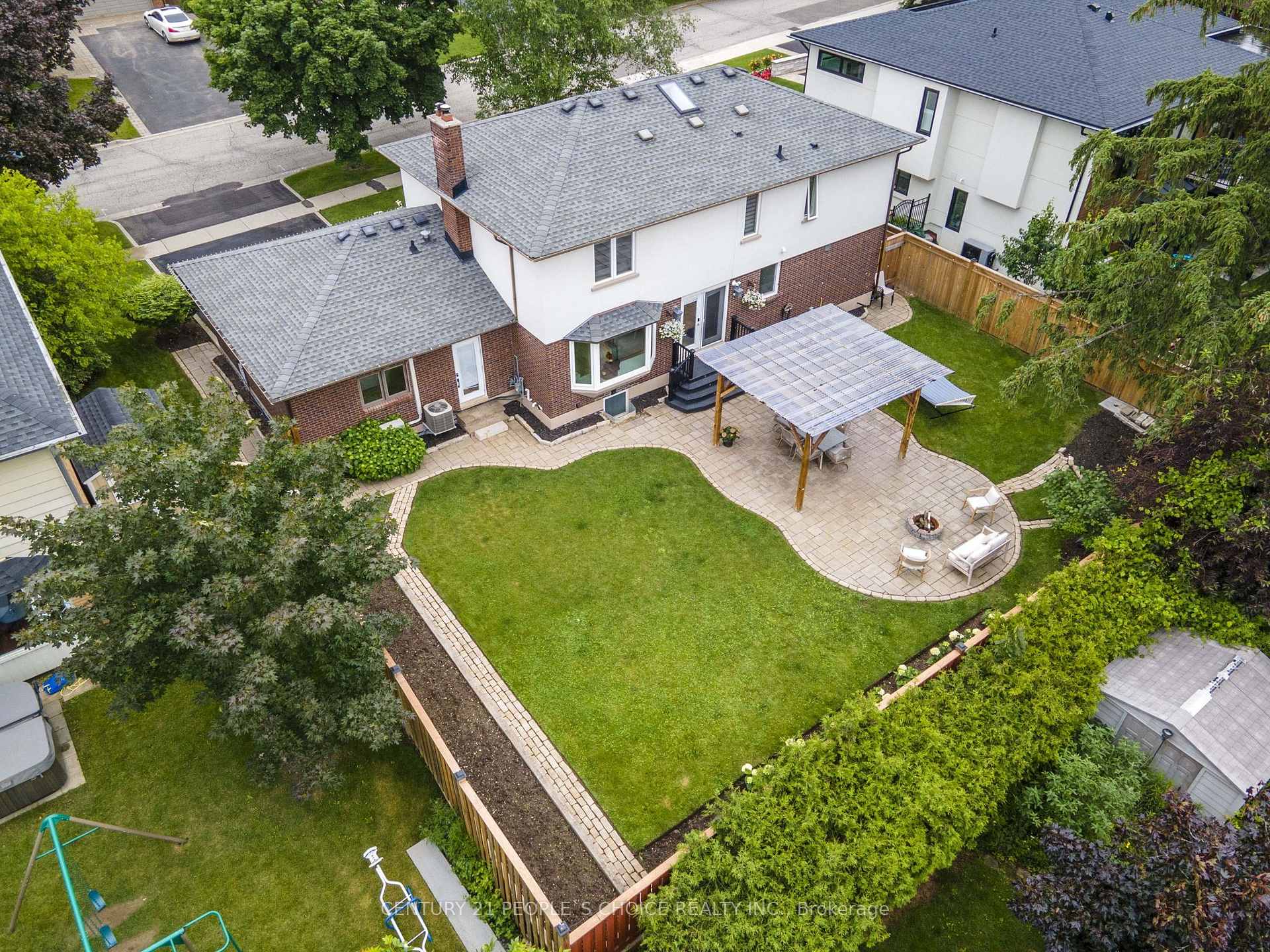 Photo 46 of 7 Carl Crescent, Hamilton, Waterdown — HOMEH