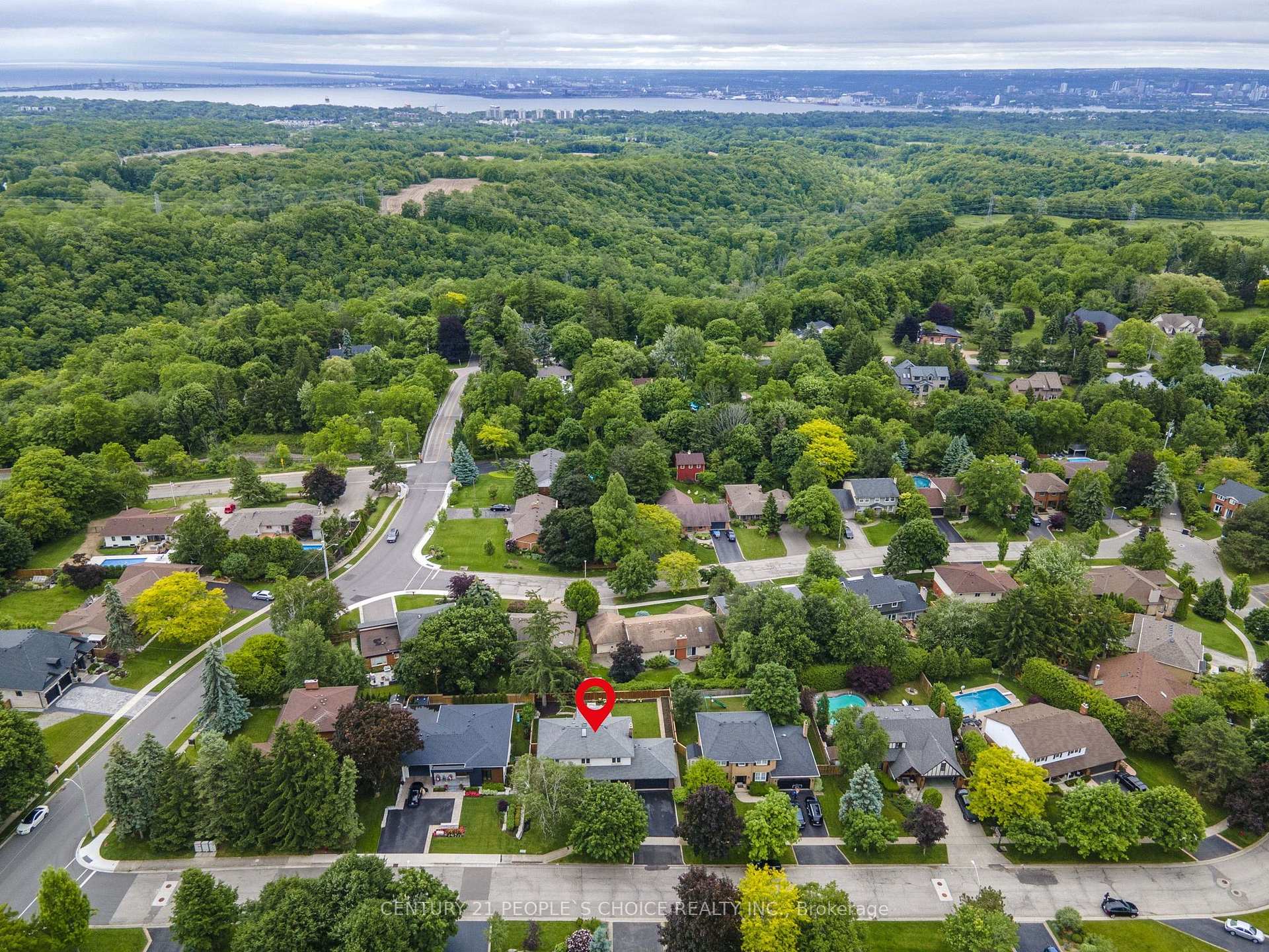 Photo 49 of 7 Carl Crescent, Hamilton, Waterdown — HOMEH