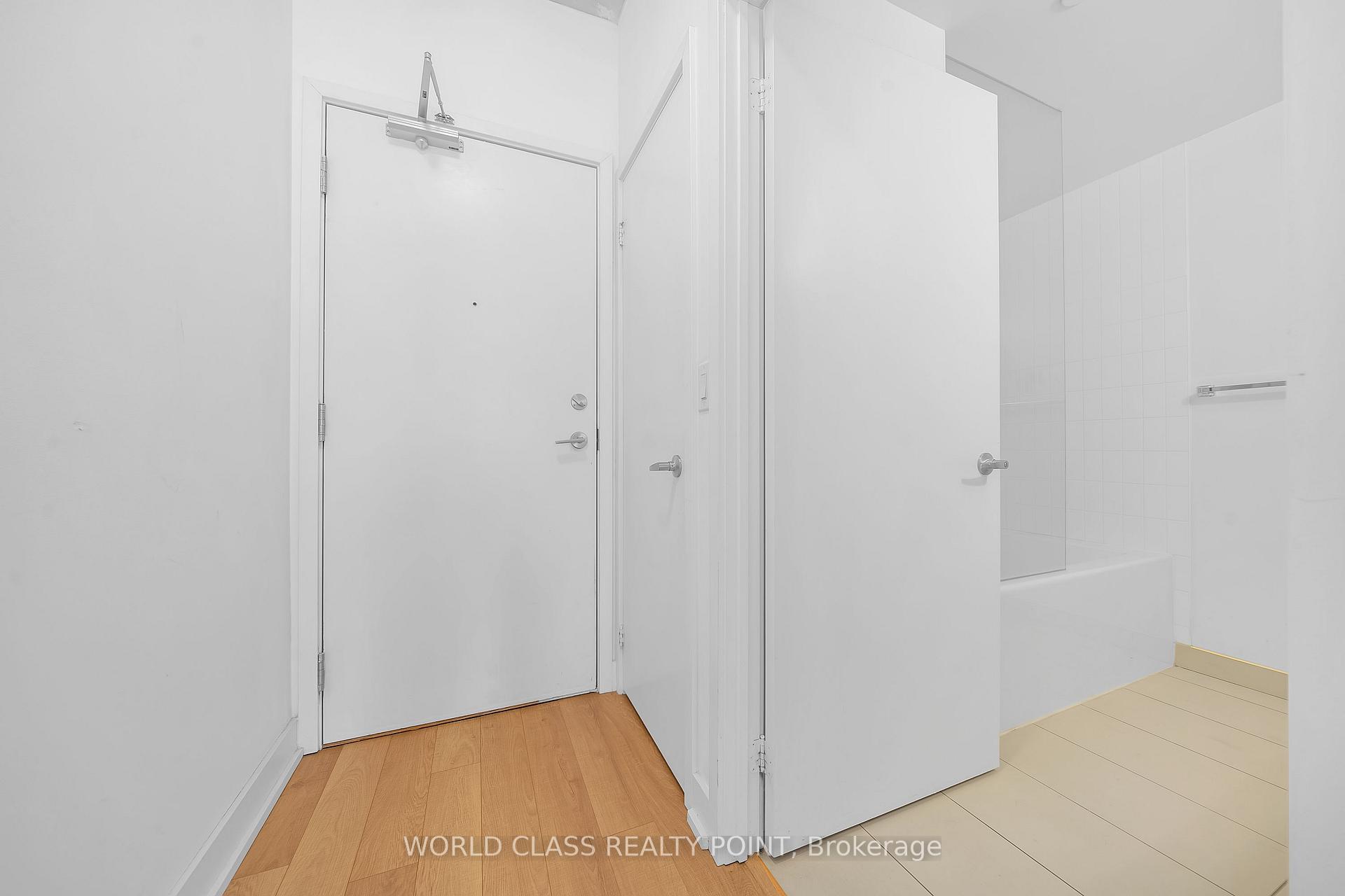 Photo 4 of Unit 1202, 210 Simcoe Street, Toronto, Kensington-Chinatown — HOMEH